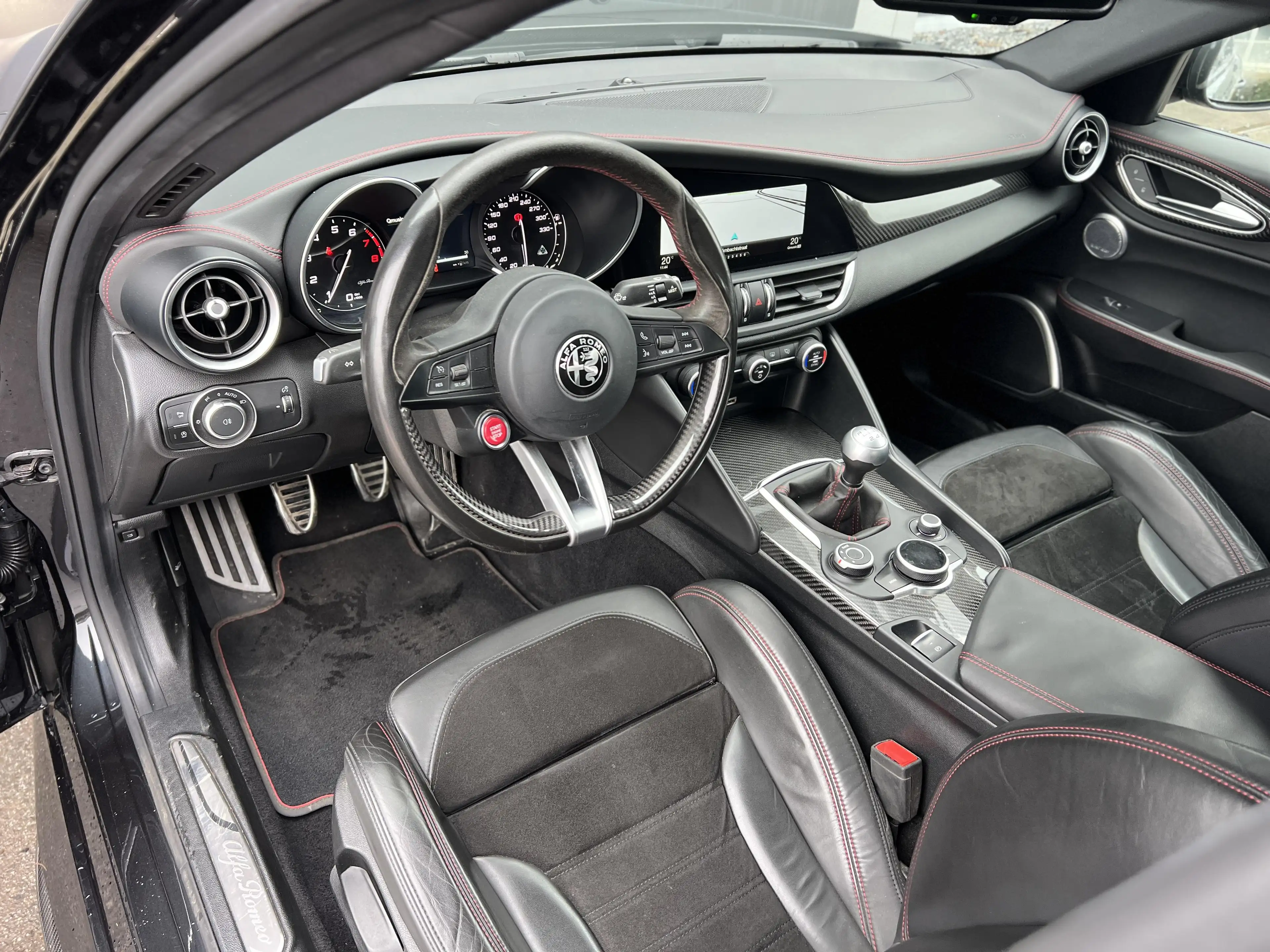 Alfa Romeo Giulia Quadrifoglio MT 510PK UNIEK — photo 10