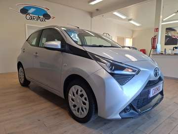1.0 VVT-i X-Play