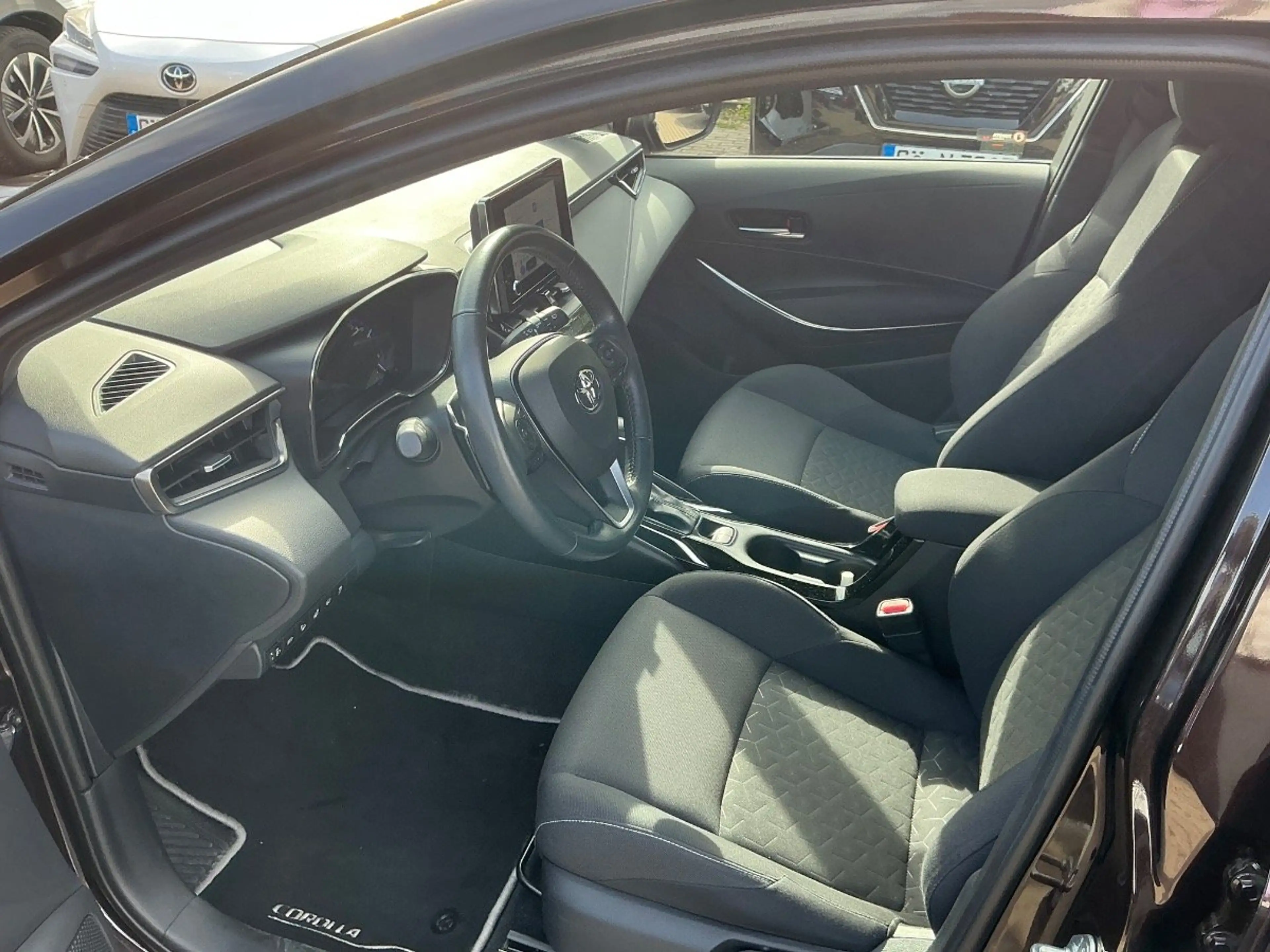 Toyota Corolla Touring Sports 2.0 Team D ACC+LED+Navi — photo 17