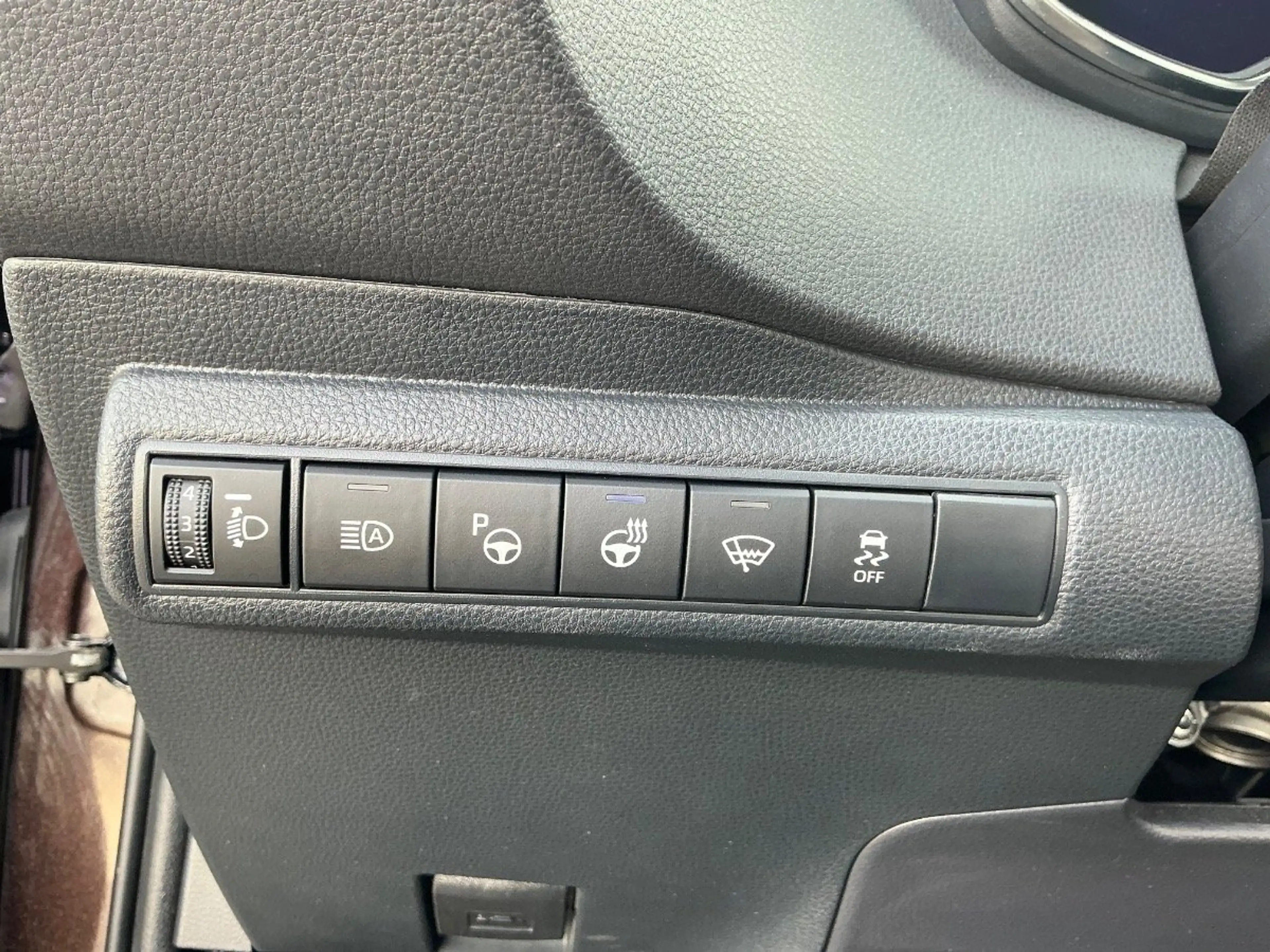 Toyota Corolla Touring Sports 2.0 Team D ACC+LED+Navi — photo 12