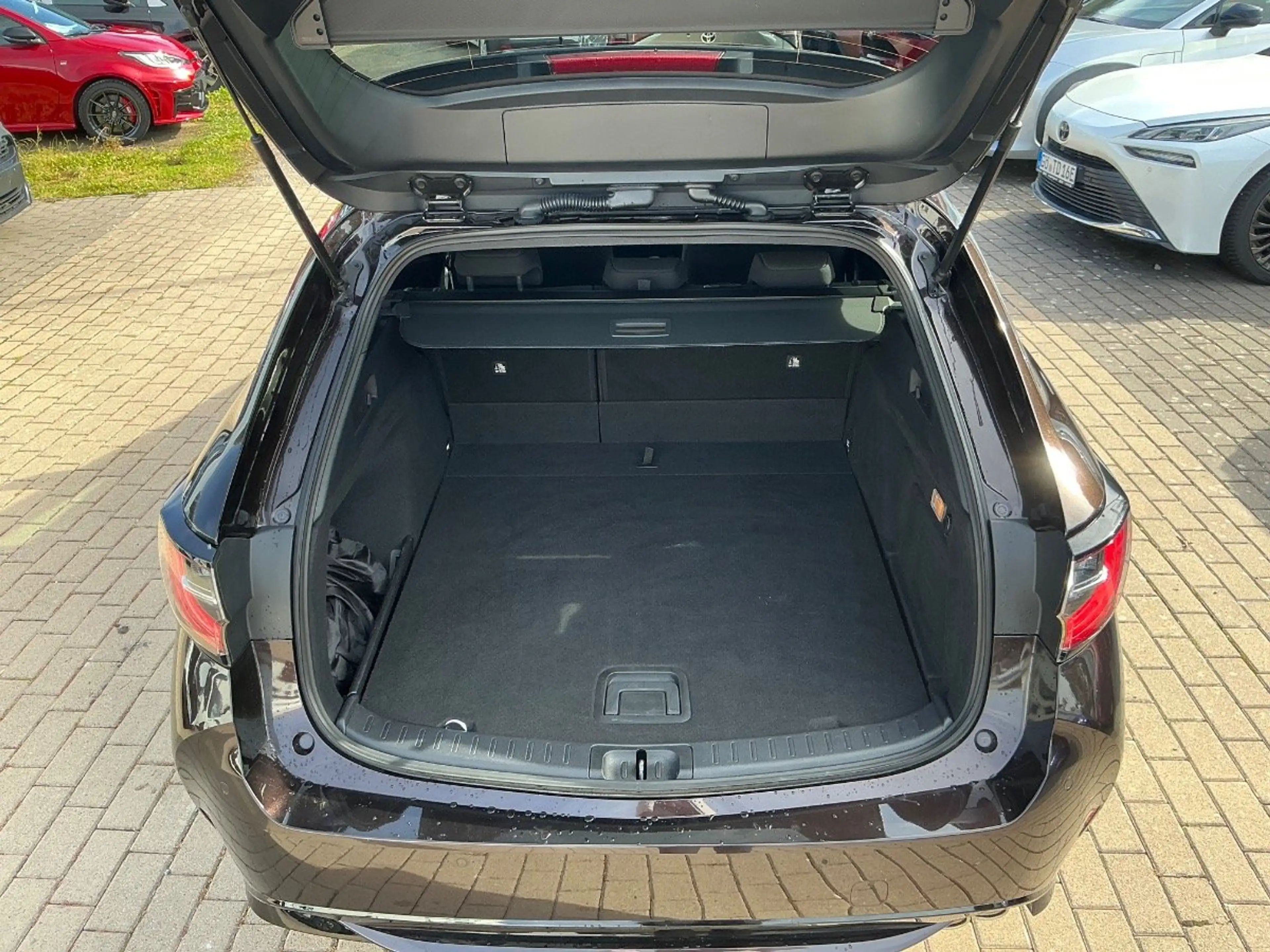 Toyota Corolla Touring Sports 2.0 Team D ACC+LED+Navi — photo 9