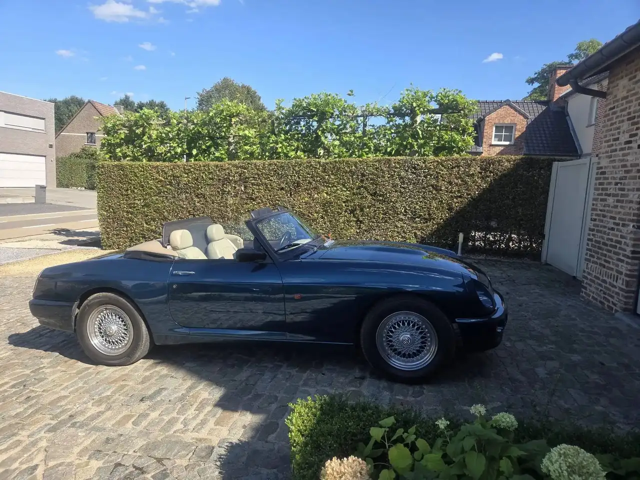 MG RV8, foto 11