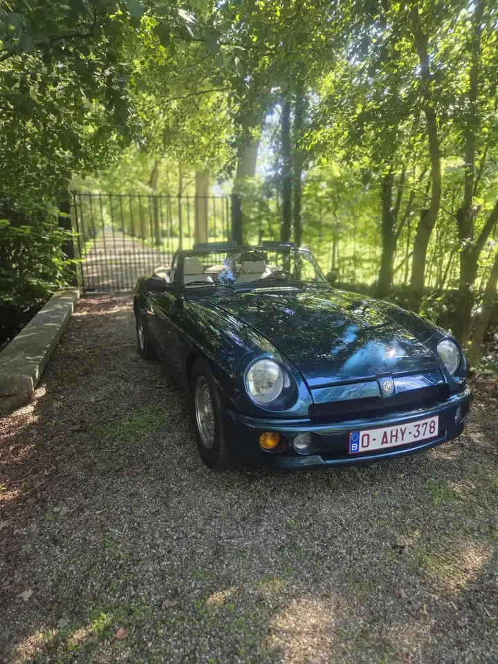 MG RV8, foto 2