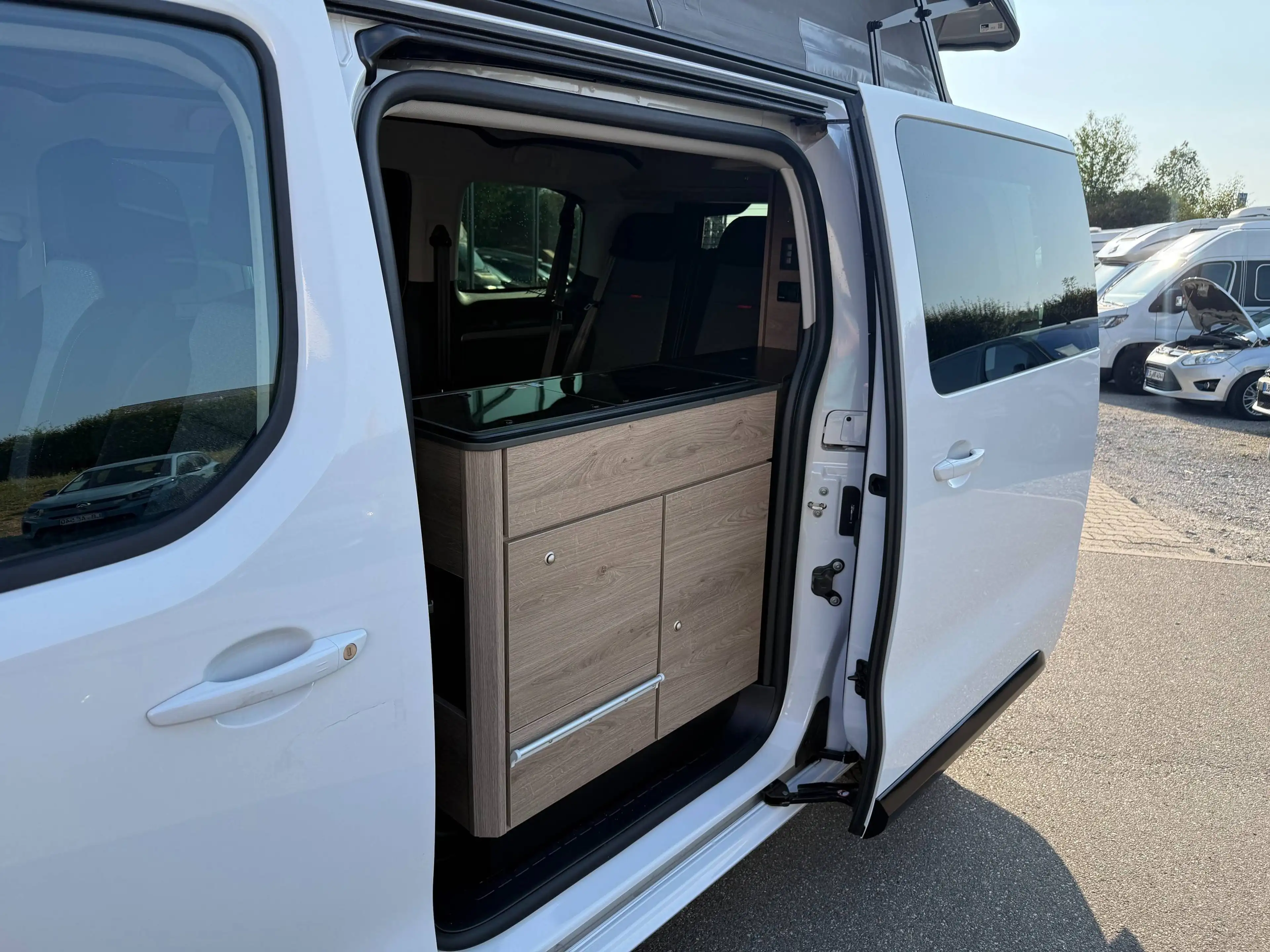 Citroen Holidays Blue HDI 180 EAT8 Max Camper — photo 14