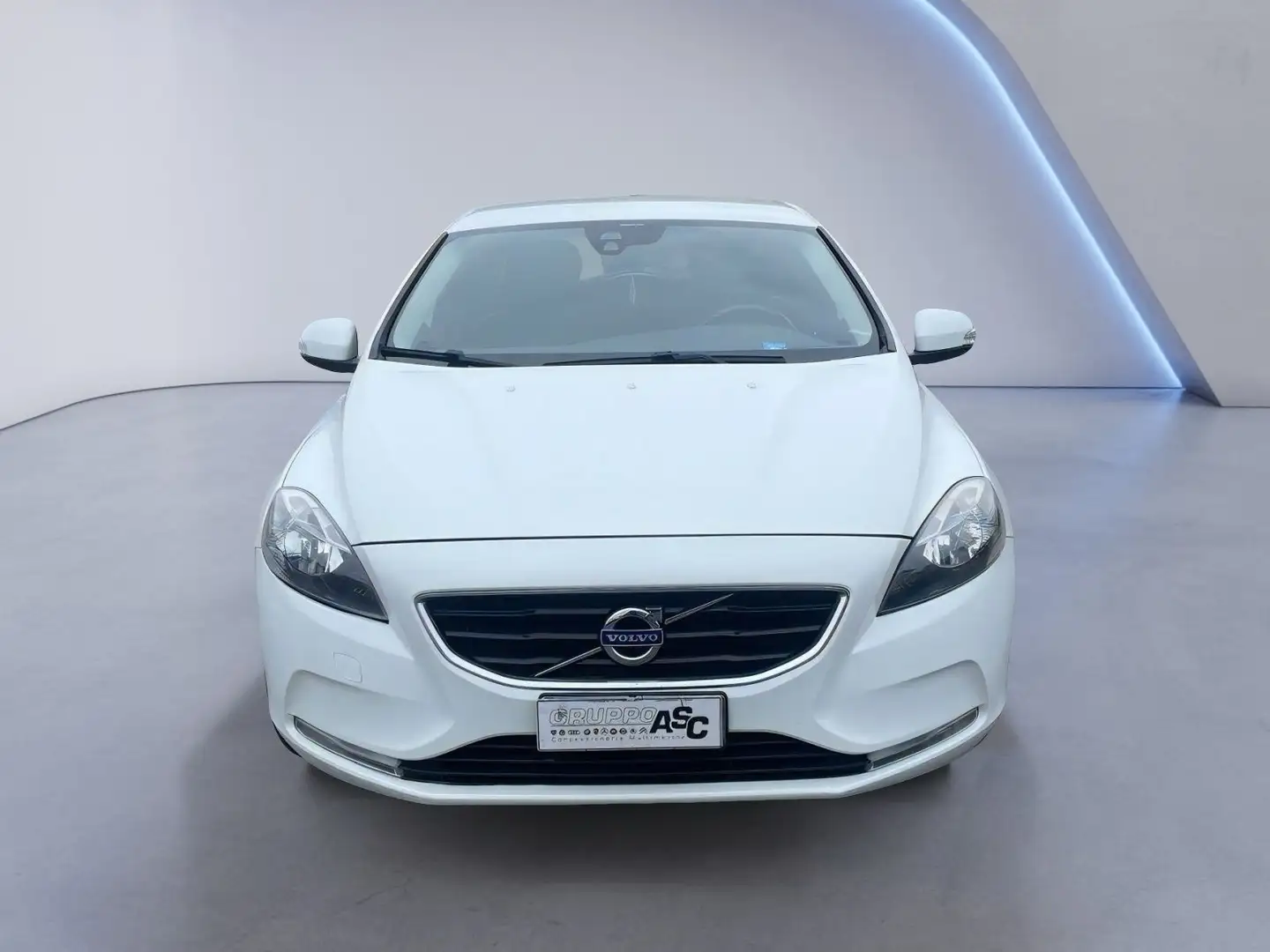 Volvo V40 1.6 DIESEL 115 CV d2 Momentum Bianco - 2