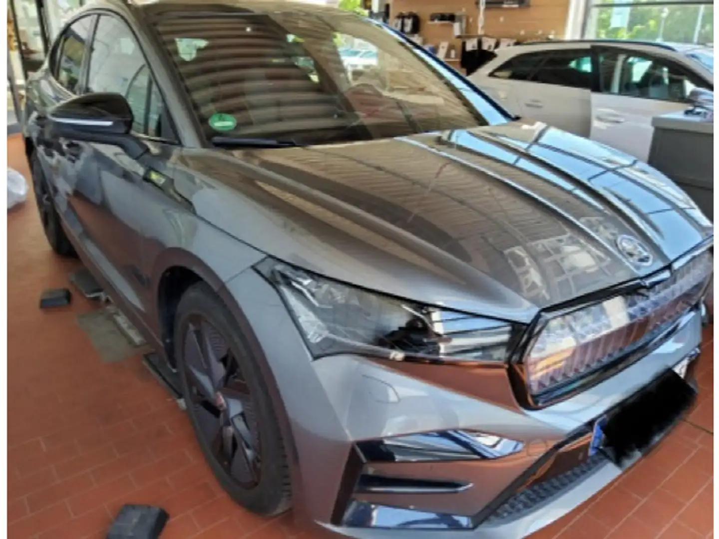 Skoda Enyaq Coupé RS Lounge 8-f. bereift*Wärmepumpe* Grau - 2