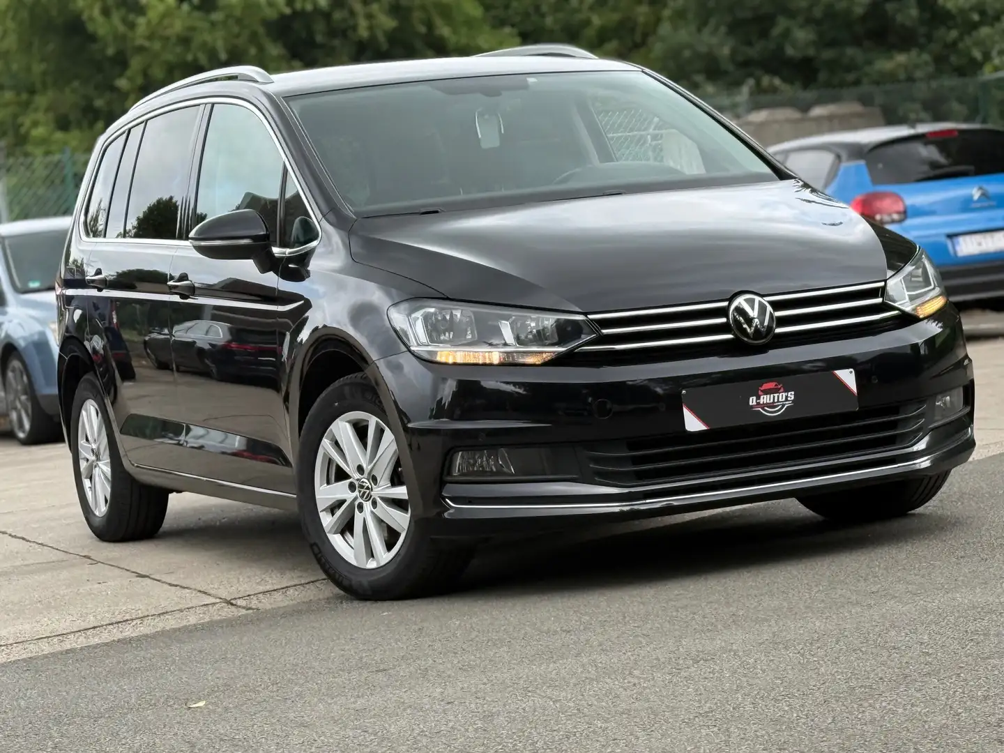 Volkswagen Touran 2.0 TDi SCR Highline DSG (EU6.2) Zwart - 1