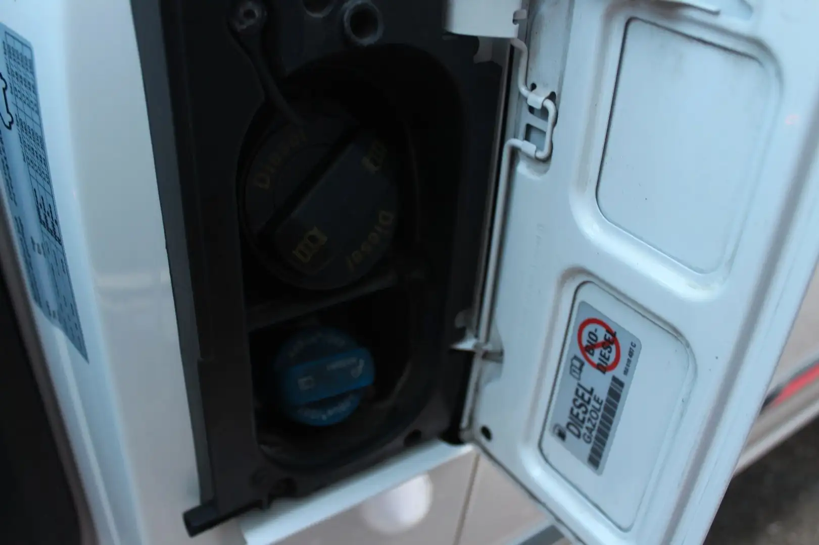 Volkswagen T6 Transporter Bus Caravelle Highline lang 4Moti Blanco - 2