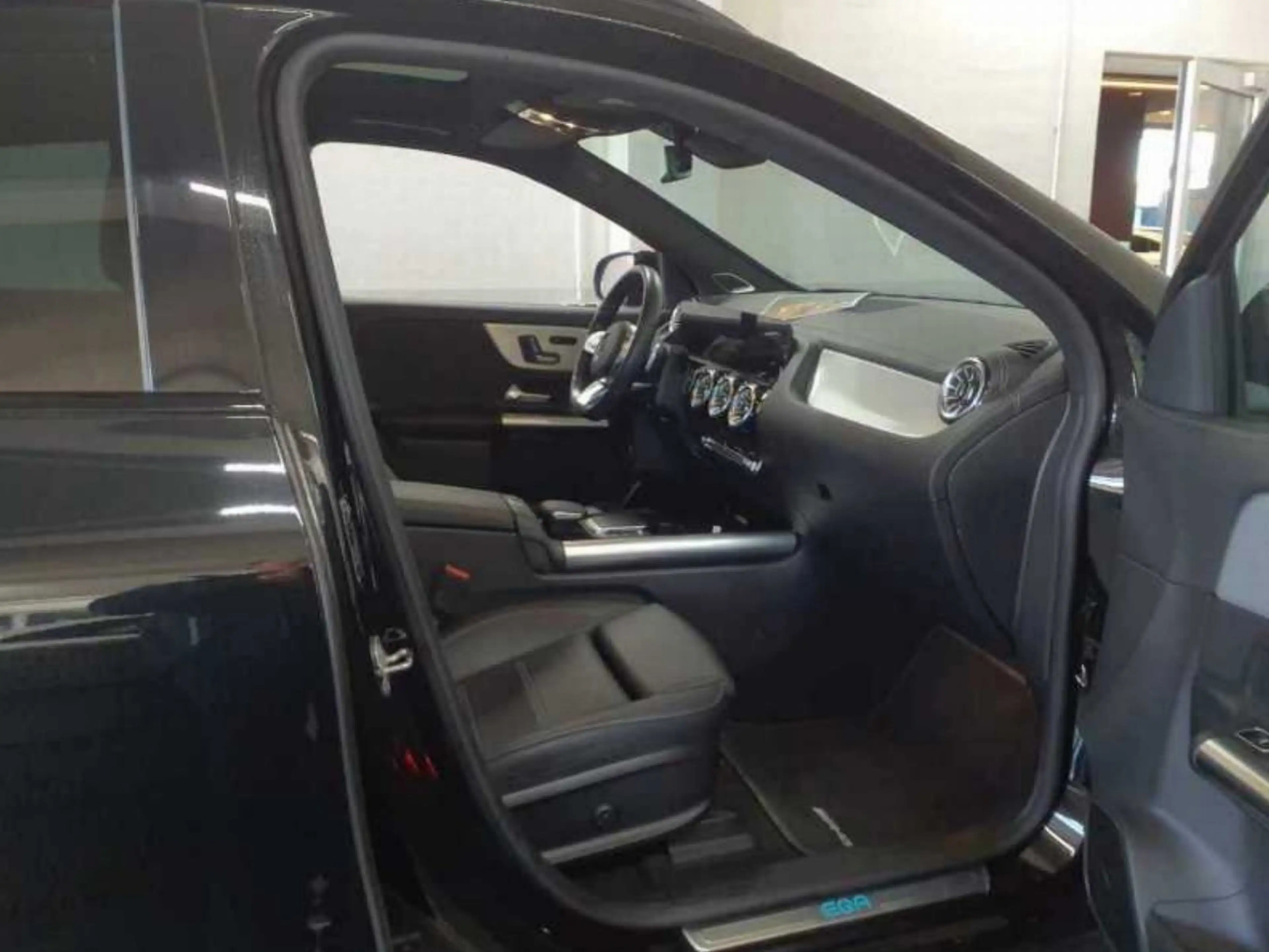 Mercedes-Benz EQA 350 AMG Memo DISTRO Pano AHK Burme LED KeyGo — photo 8