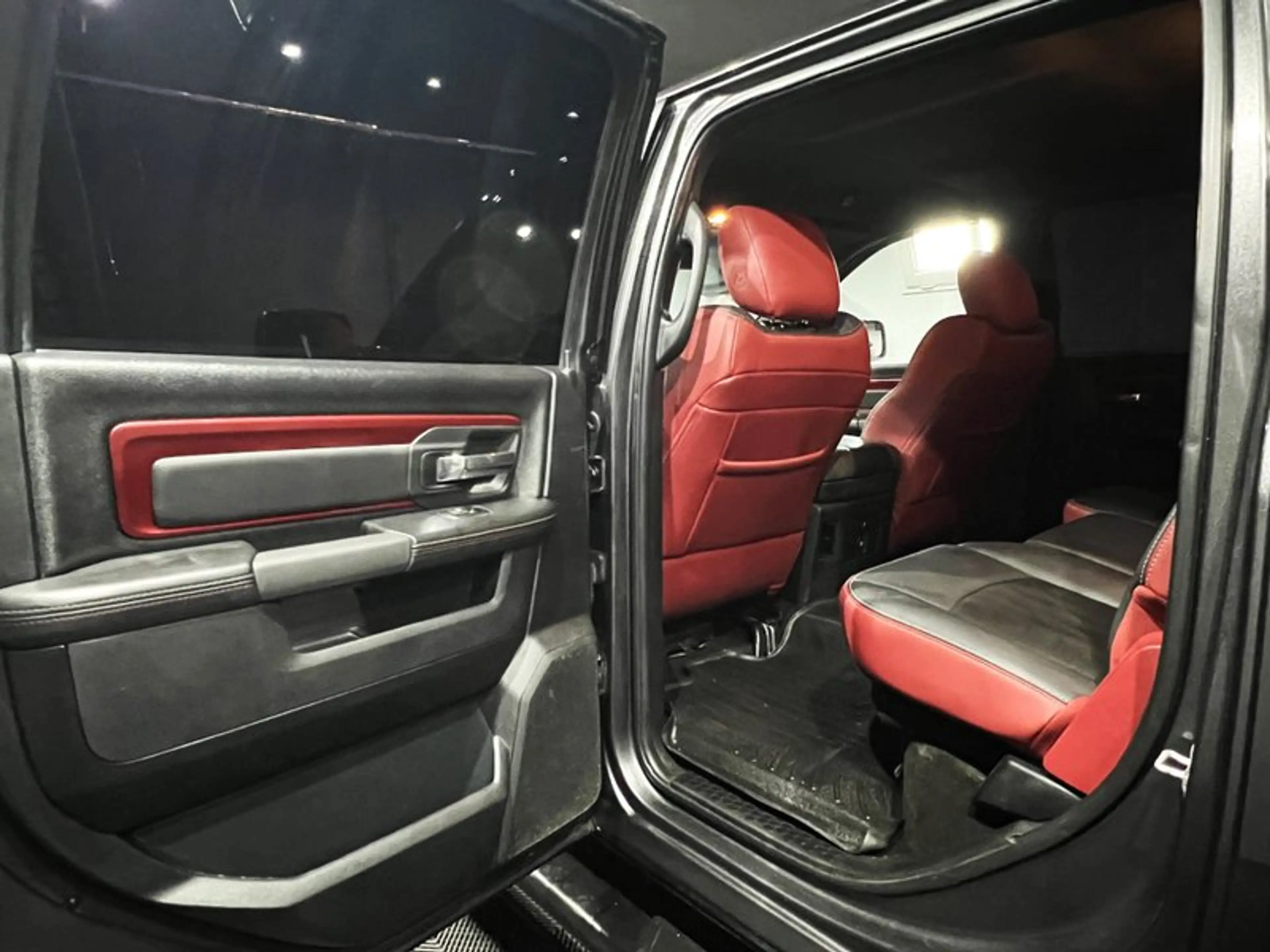 Dodge RAM 1500 V8 HEMI 4x4 REBEL Crew Cab|LPG|LEDER|NAVI|LED — photo 10
