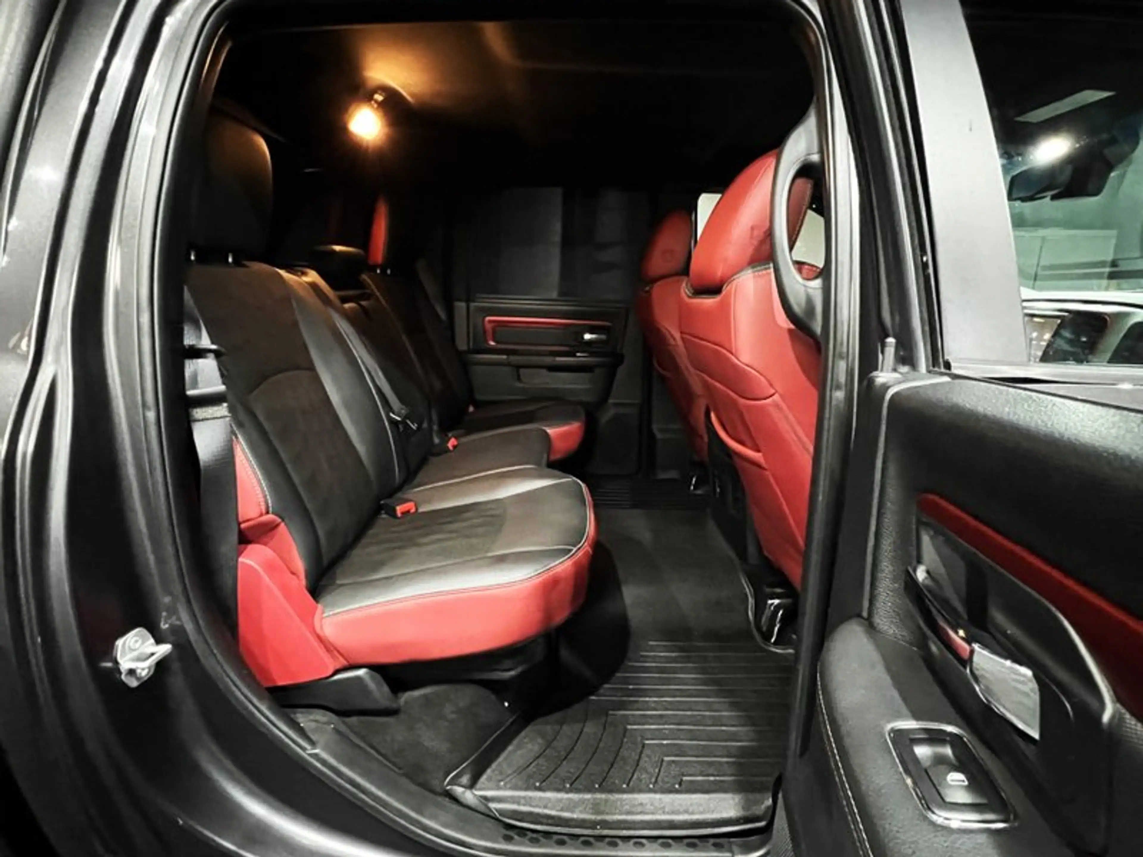 Dodge RAM 1500 V8 HEMI 4x4 REBEL Crew Cab|LPG|LEDER|NAVI|LED — photo 11