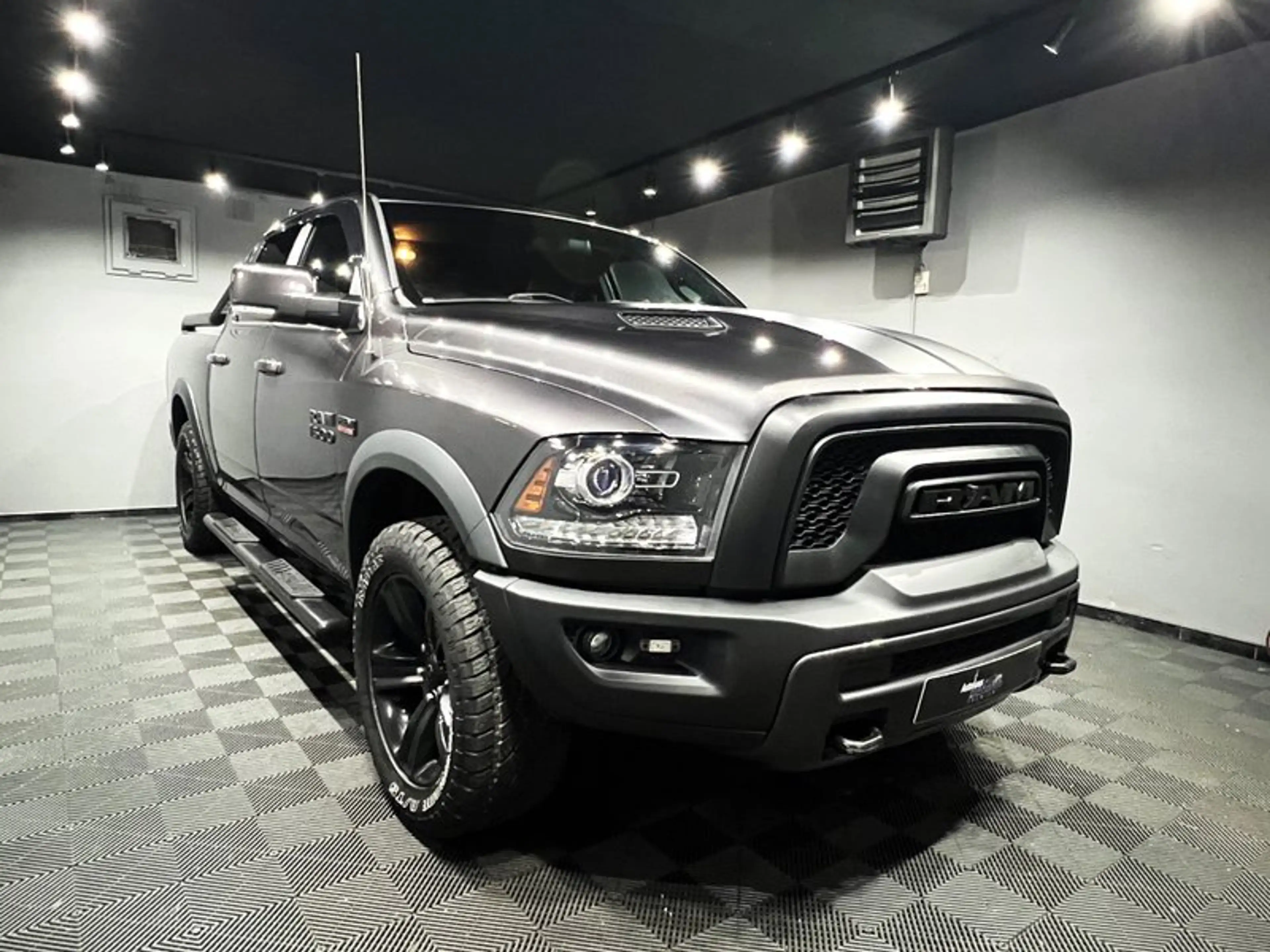 Dodge RAM 1500 V8 HEMI 4x4 REBEL Crew Cab|LPG|LEDER|NAVI|LED — photo 2