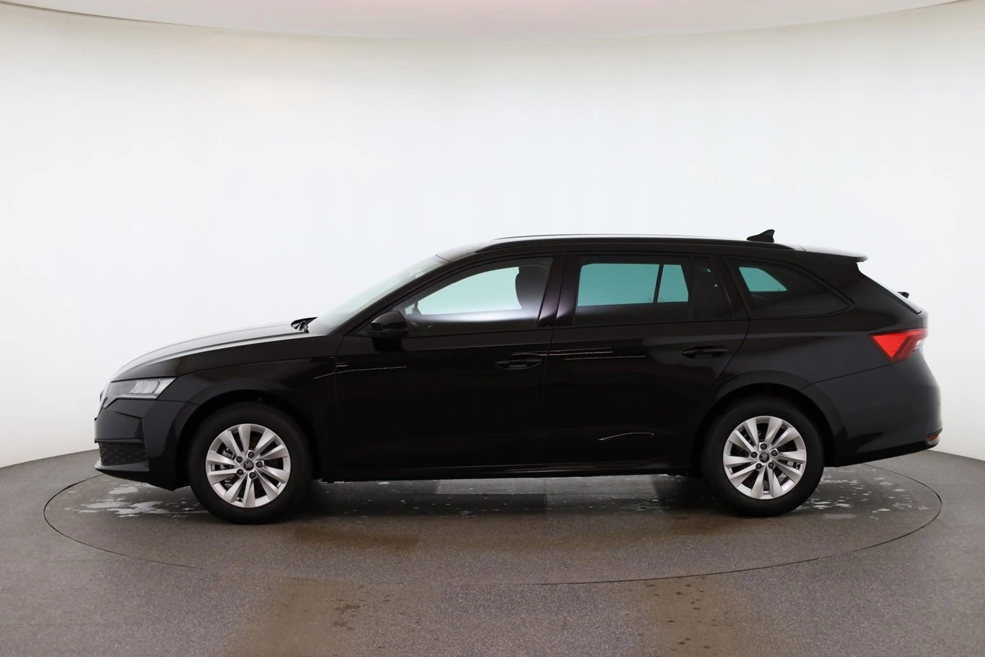 Skoda Octavia Essence TSI — photo 2