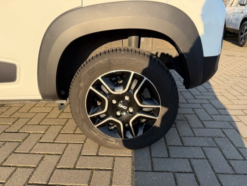Dacia Spring Essential 45 KLIMA NAVI CCS — photo 15
