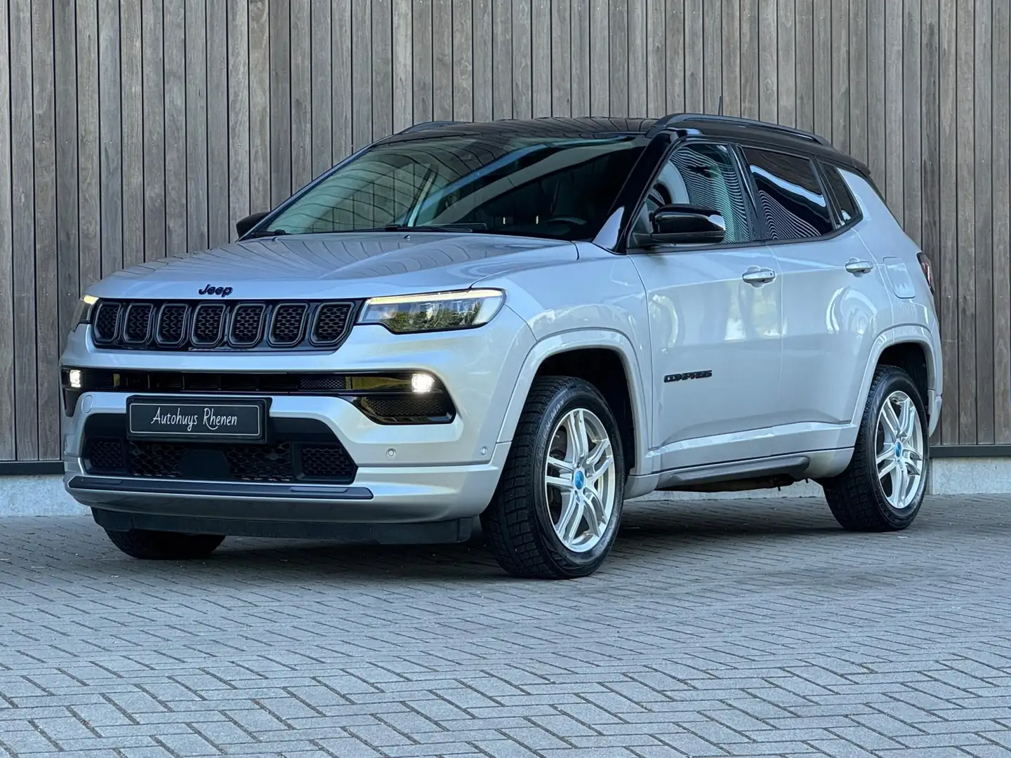 Jeep Compass 4xe 240 Plug-in Hybrid Electric S / Winterpack Gris - 2