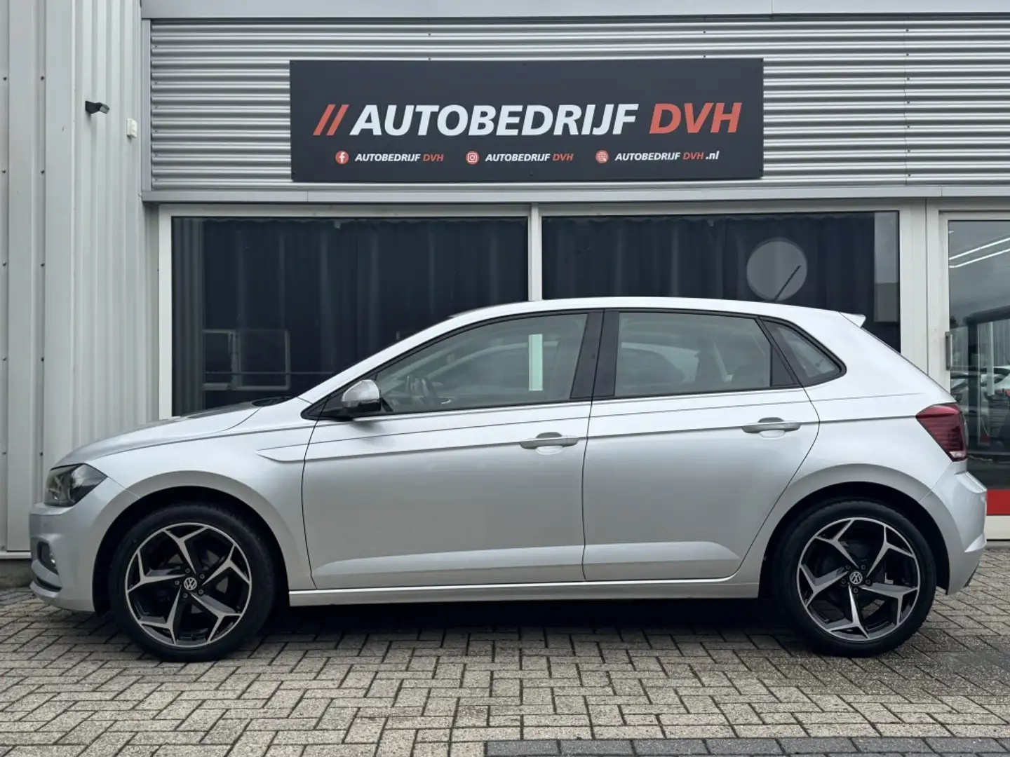 Volkswagen Polo 1.0 TSI | Cruise | Nap | CarPlay | Rijklaar! Grijs - 2