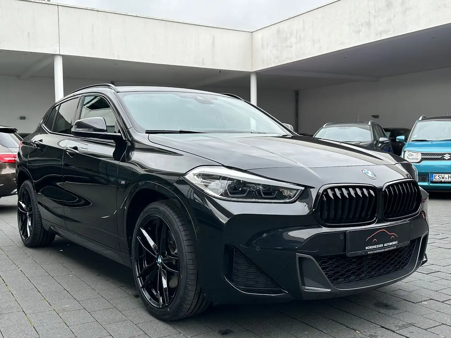 BMW X2 xDrive 20i M Sport Shadow-Line | Head-Up Schwarz - 2
