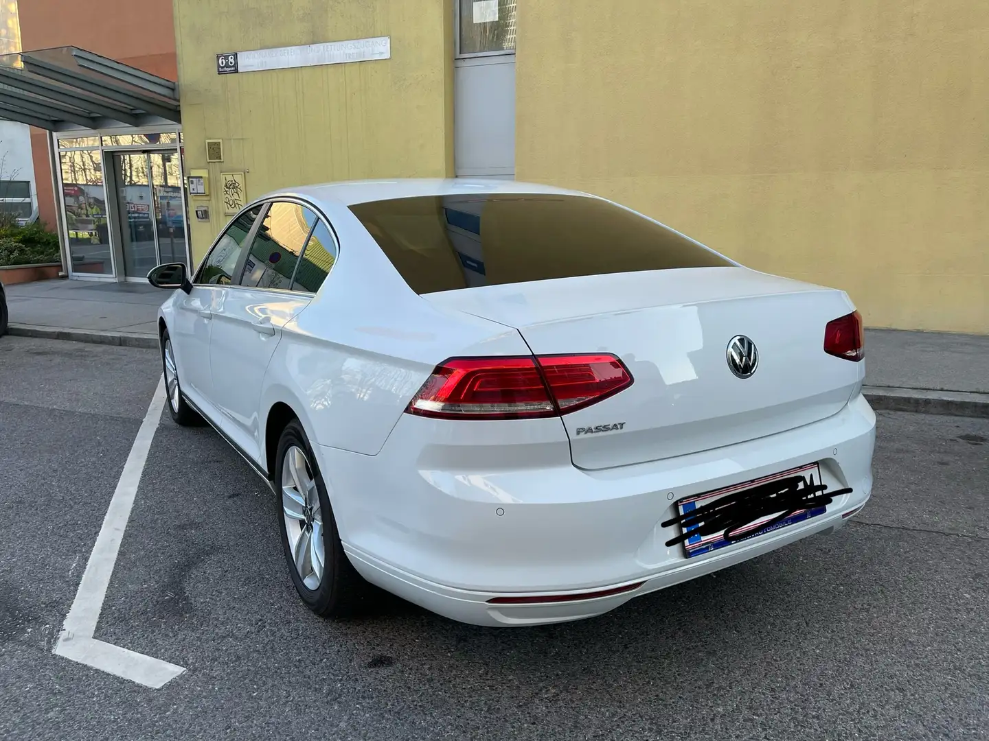 Volkswagen Passat Trendline 1,6 TDI Weiß - 2