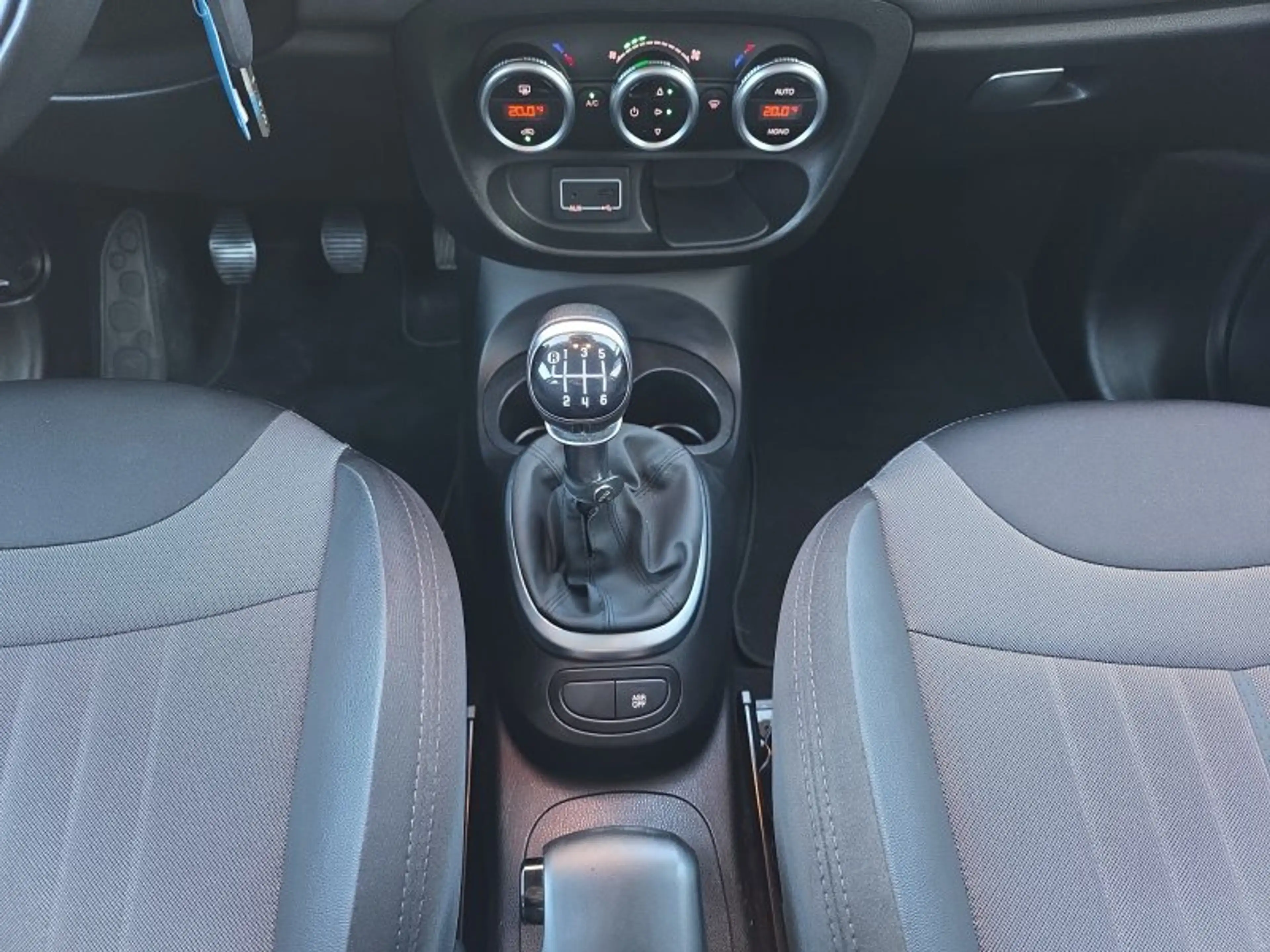 Fiat 500L 1.6 M-Jet 17*Alu/WR/Navi/Kamera/Temp. — photo 11