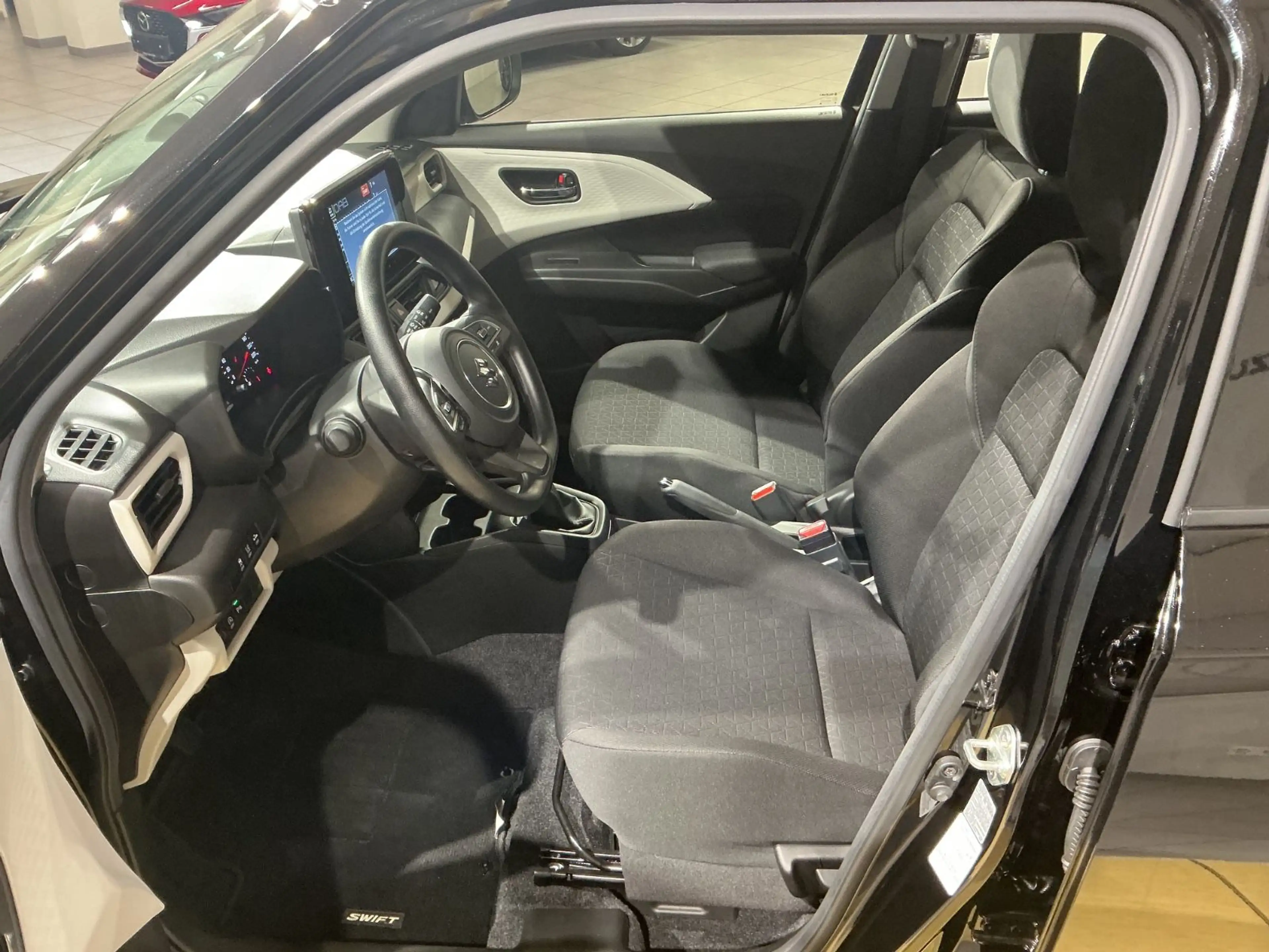 Suzuki Swift Club Hybrid 61 kW AllGrip *CarPlay*Kamera* — photo 10