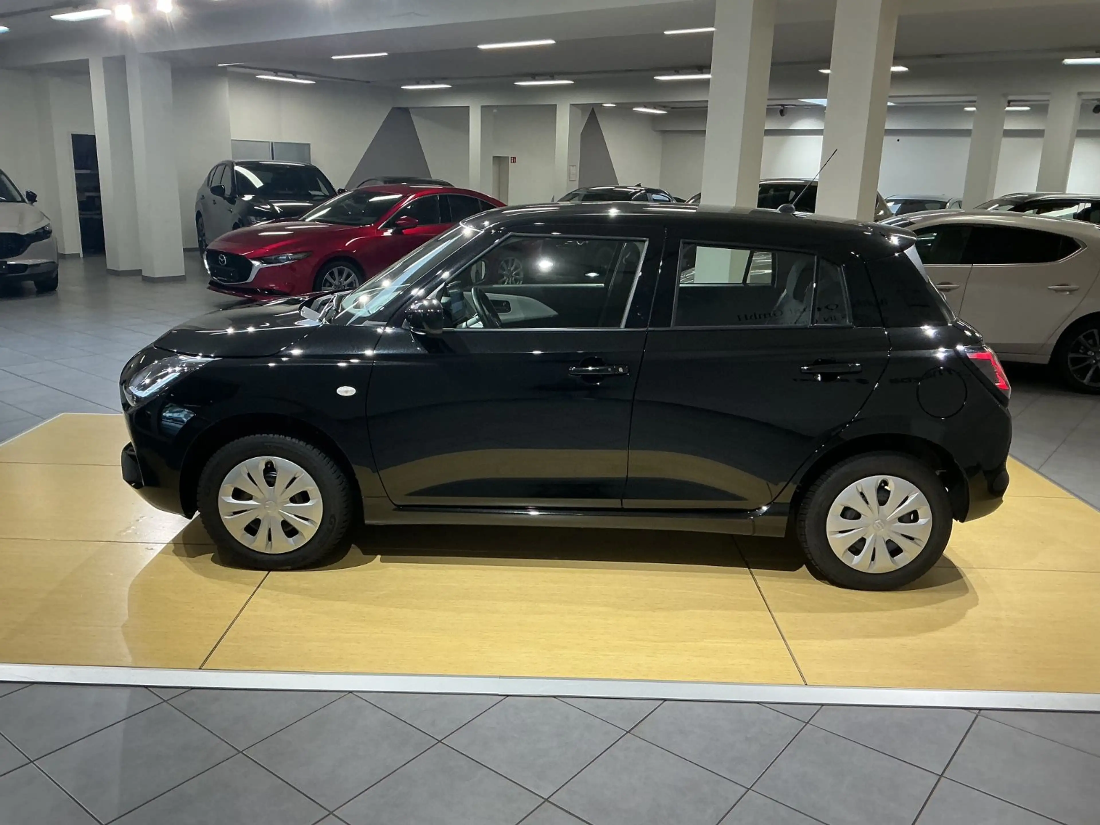 Suzuki Swift Club Hybrid 61 kW AllGrip *CarPlay*Kamera* — photo 6