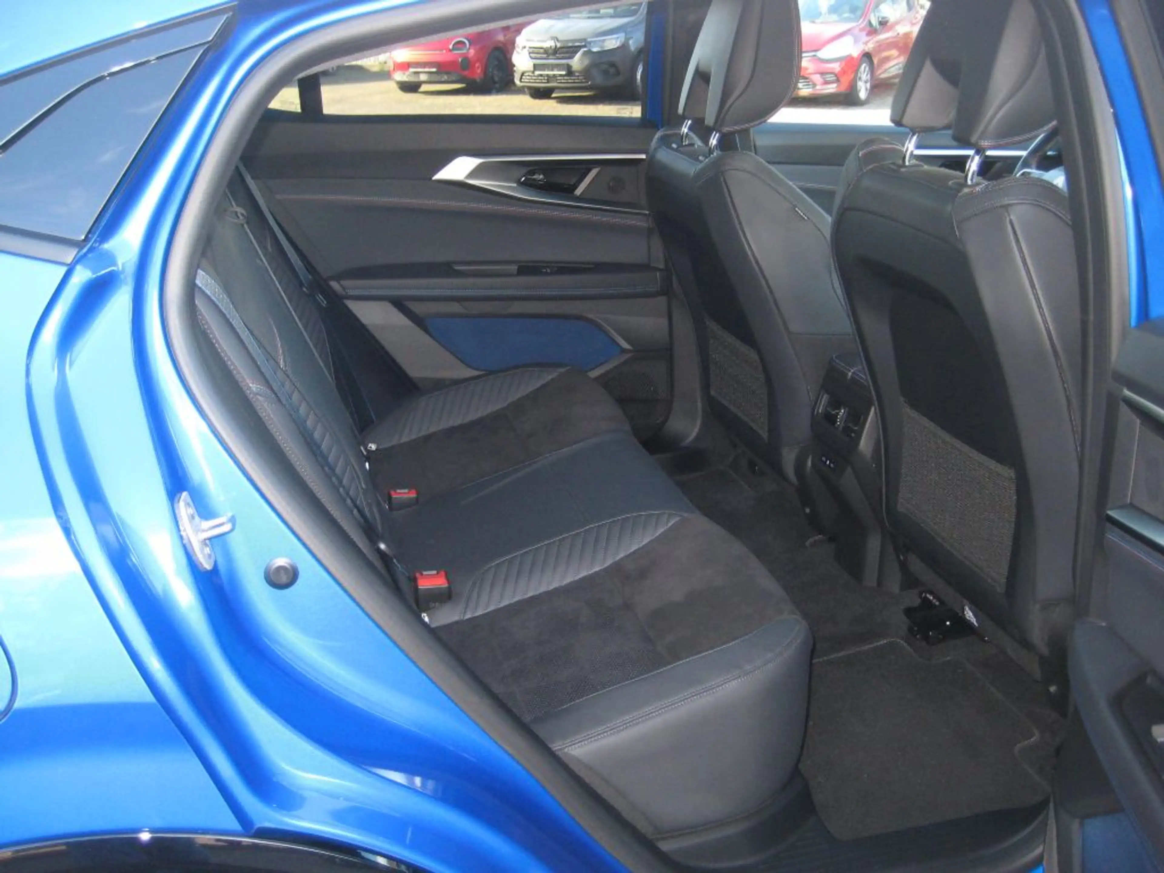 Renault Rafale E-TECH Full Hybrid 200 Esprit Alpine — photo 6