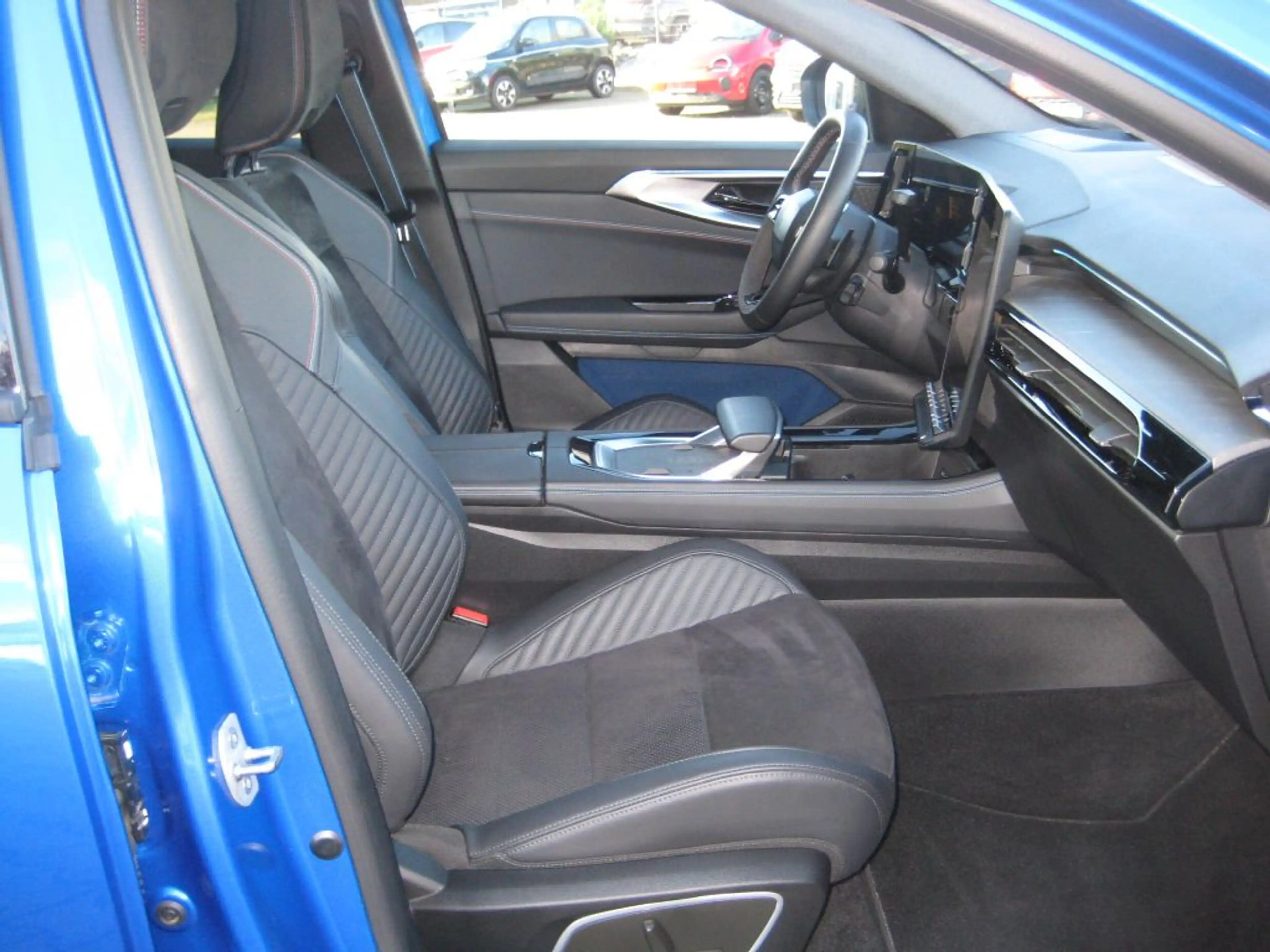 Renault Rafale E-TECH Full Hybrid 200 Esprit Alpine — photo 4
