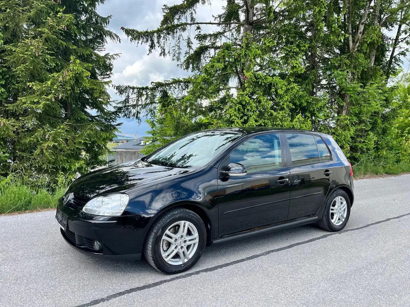 Volkswagen Golf Comfortline 1,9 TDI 90ps neues Pickerl Noir - 1