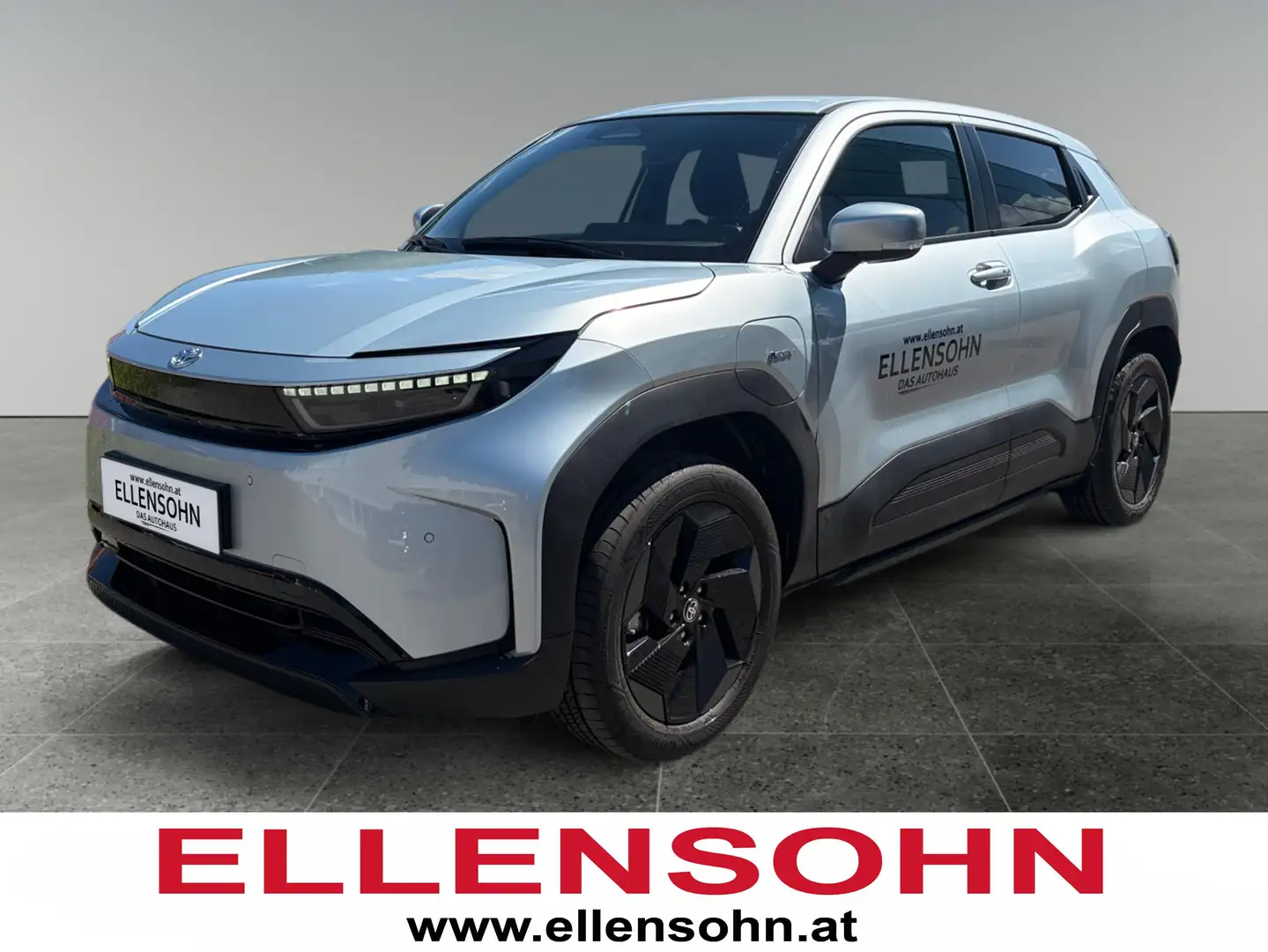 Toyota Urban Cruiser Urban Cruiser BEV 4x4 Teamplayer 135kW Silber - 1