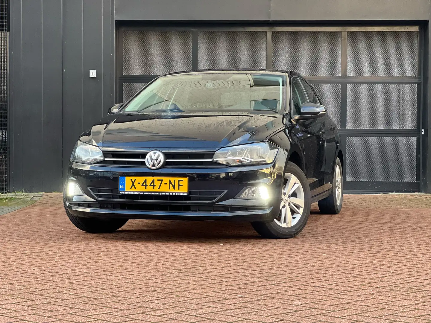 Volkswagen Polo 1.0 Benzine | APK tot Dec 2025 Zwart - 1