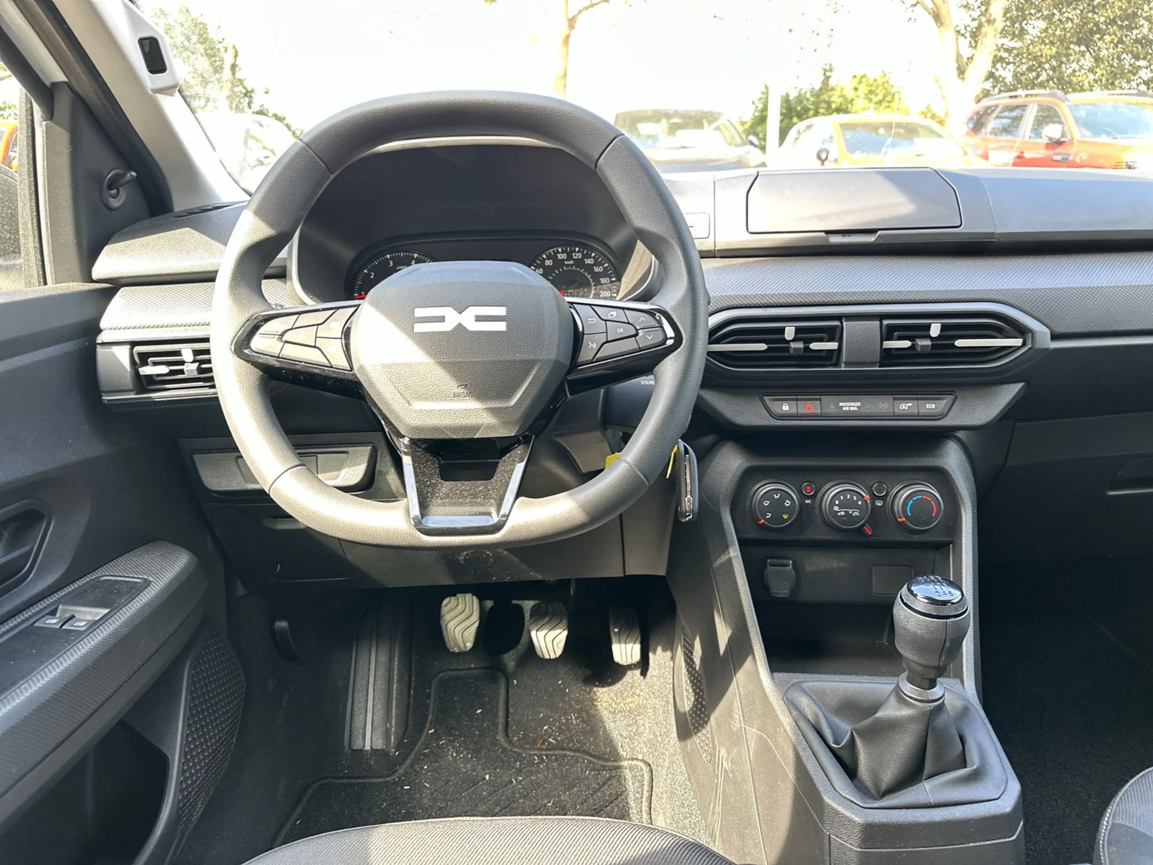 Dacia Jogger Essential 1.0 TCe 110 PDC hi Klima — photo 5