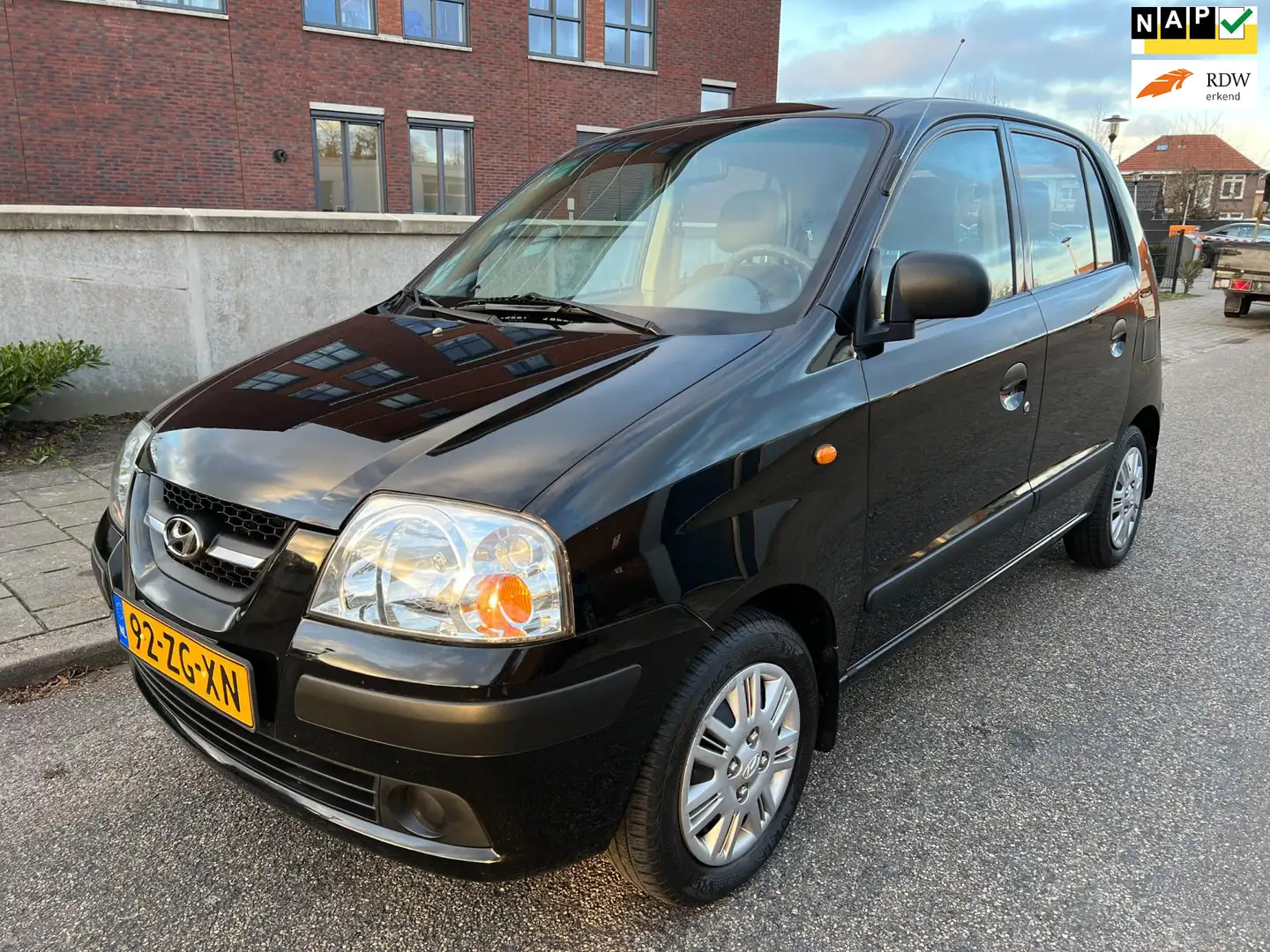 Hyundai Atos 1.1i Active Cool /Airco/Elek. Ramen/NAP Negro - 1