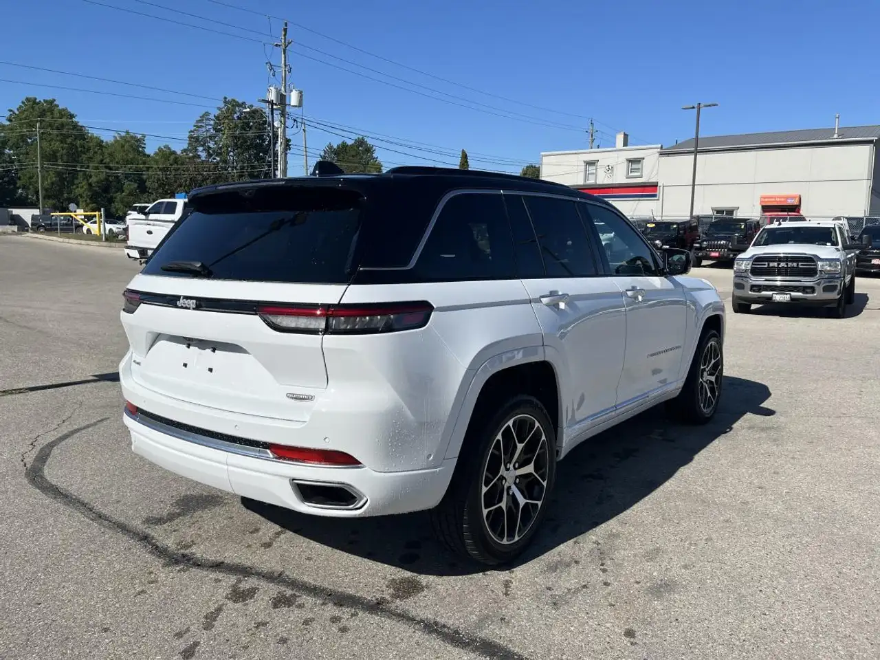 Jeep Grand Cherokee снимка Jeep Grand Cherokee