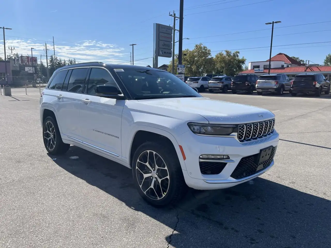 Jeep Grand Cherokee снимка Jeep Grand Cherokee