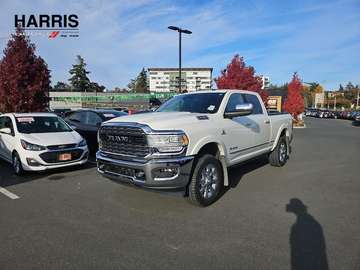 Limited 4x4 Crew Cab 6'4 Box | Locally Owned BC Vehicle!