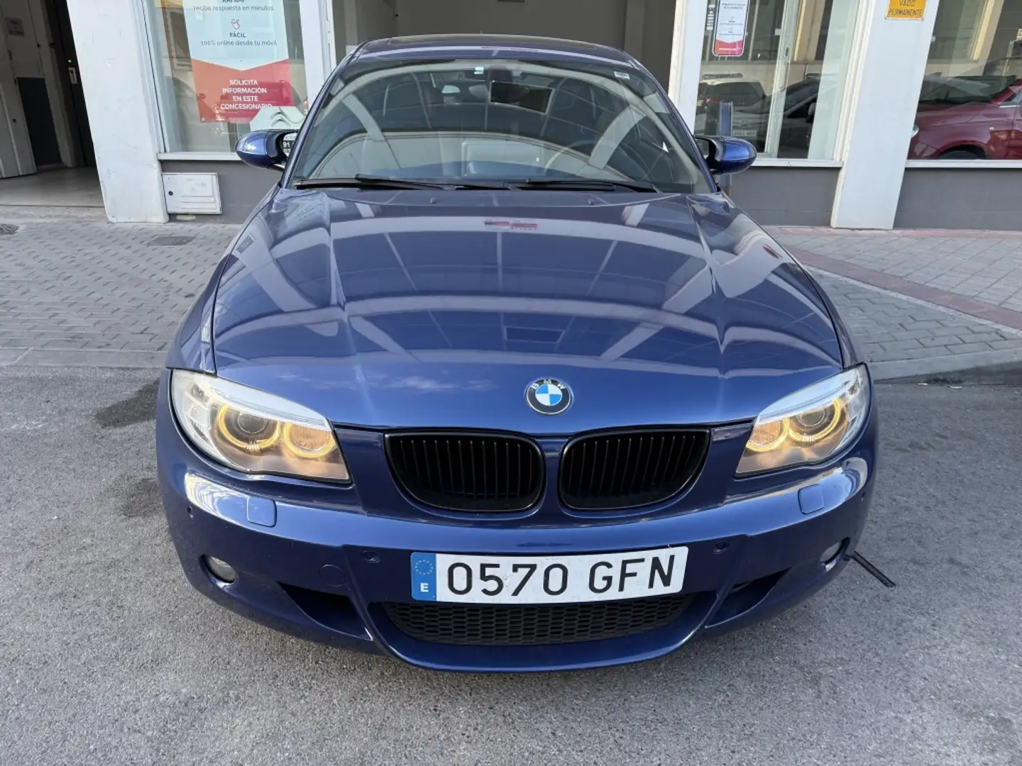 BMW 123 123d Blau - 1