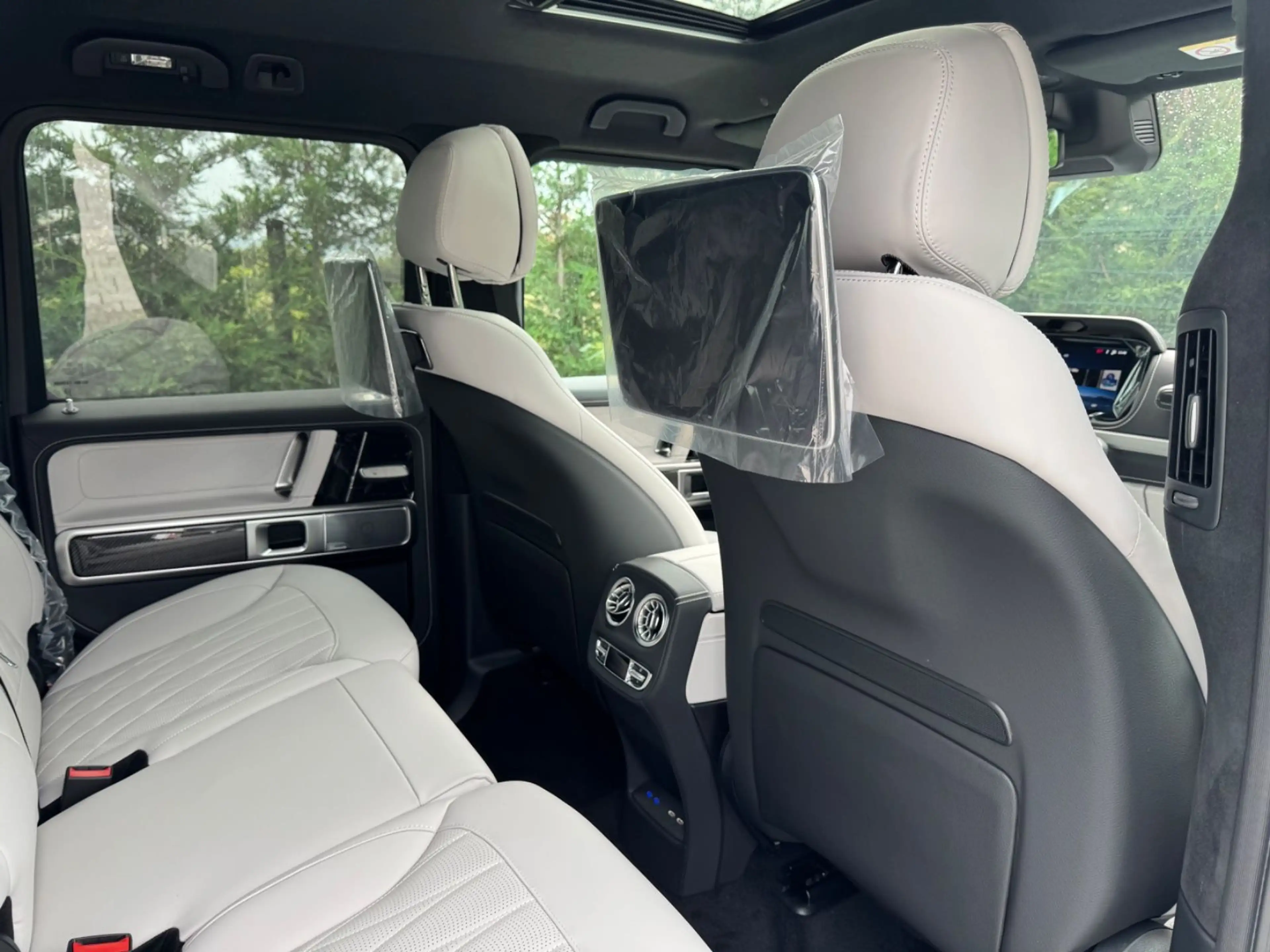 Mercedes-Benz G 63 AMG MY27|WEISS INT|CARBON EXT|ACTIVE RIDE|SUPERIOR| — photo 9