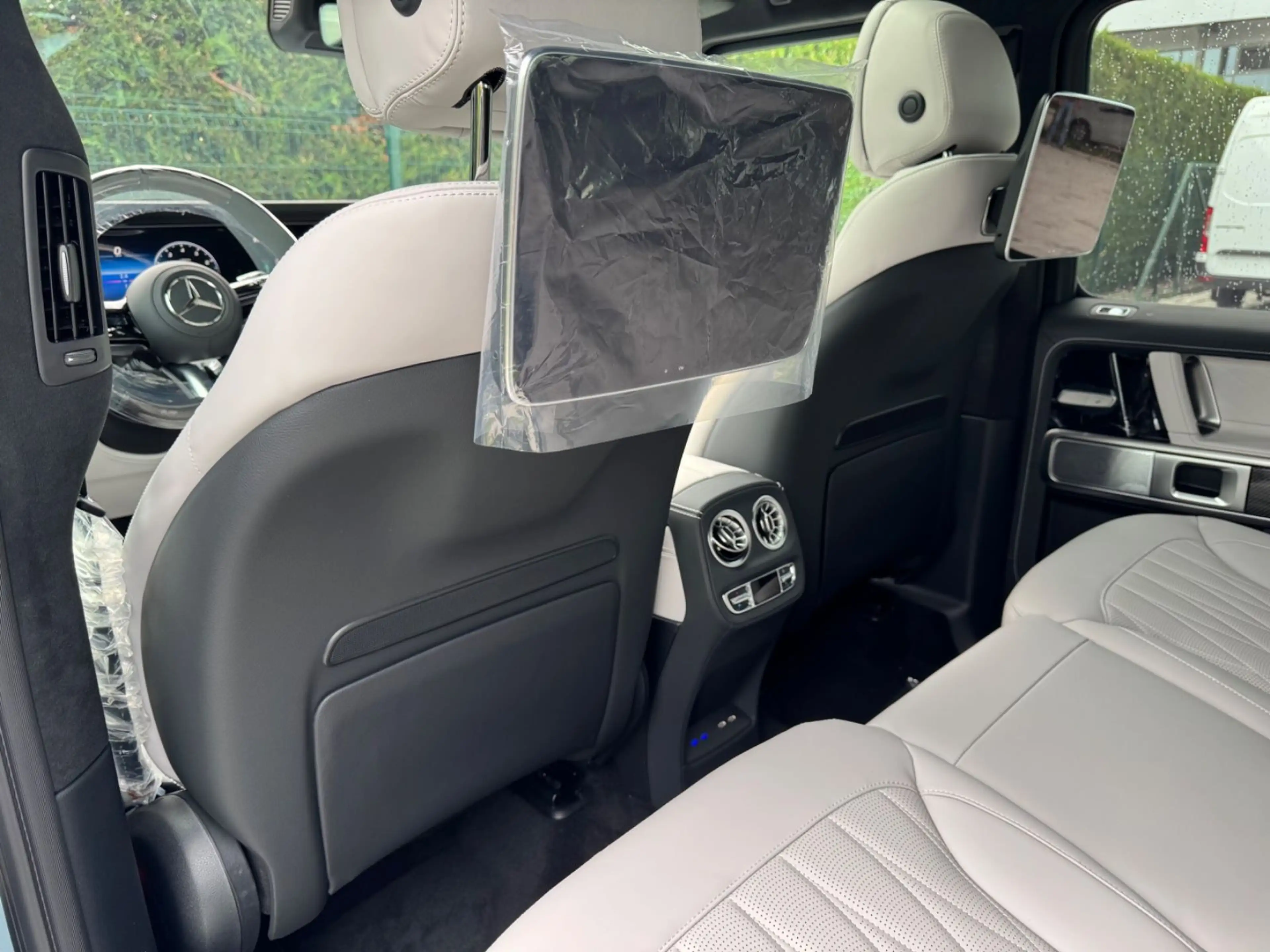 Mercedes-Benz G 63 AMG MY27|WEISS INT|CARBON EXT|ACTIVE RIDE|SUPERIOR| — photo 8