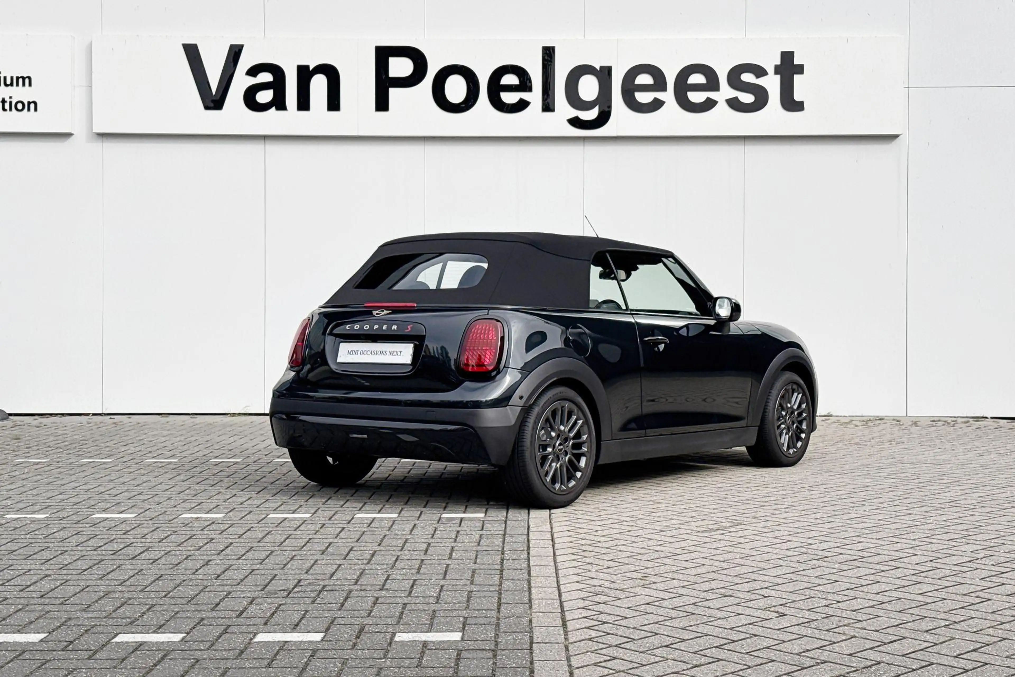 MINI Cooper Cabrio 2.0 Cooper S Favoured S | 17 Inch U-Spoke grey — photo 4