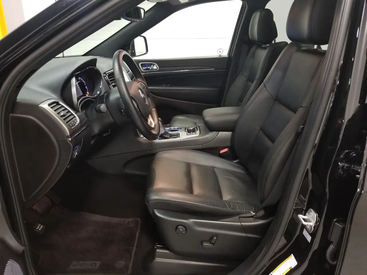 Jeep Grand Cherokee photo Jeep Grand Cherokee