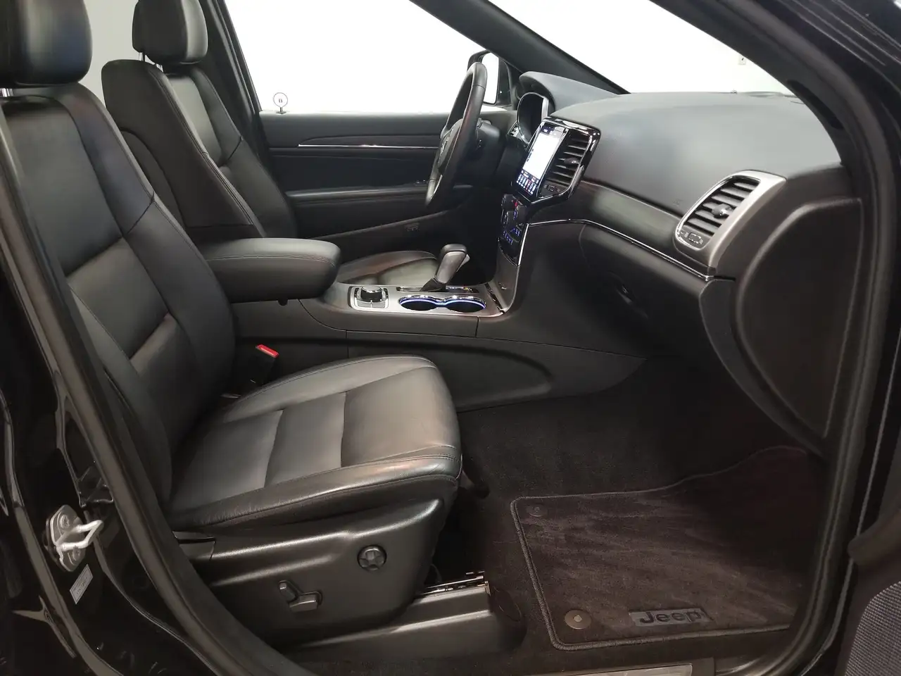 Jeep Grand Cherokee photo Jeep Grand Cherokee