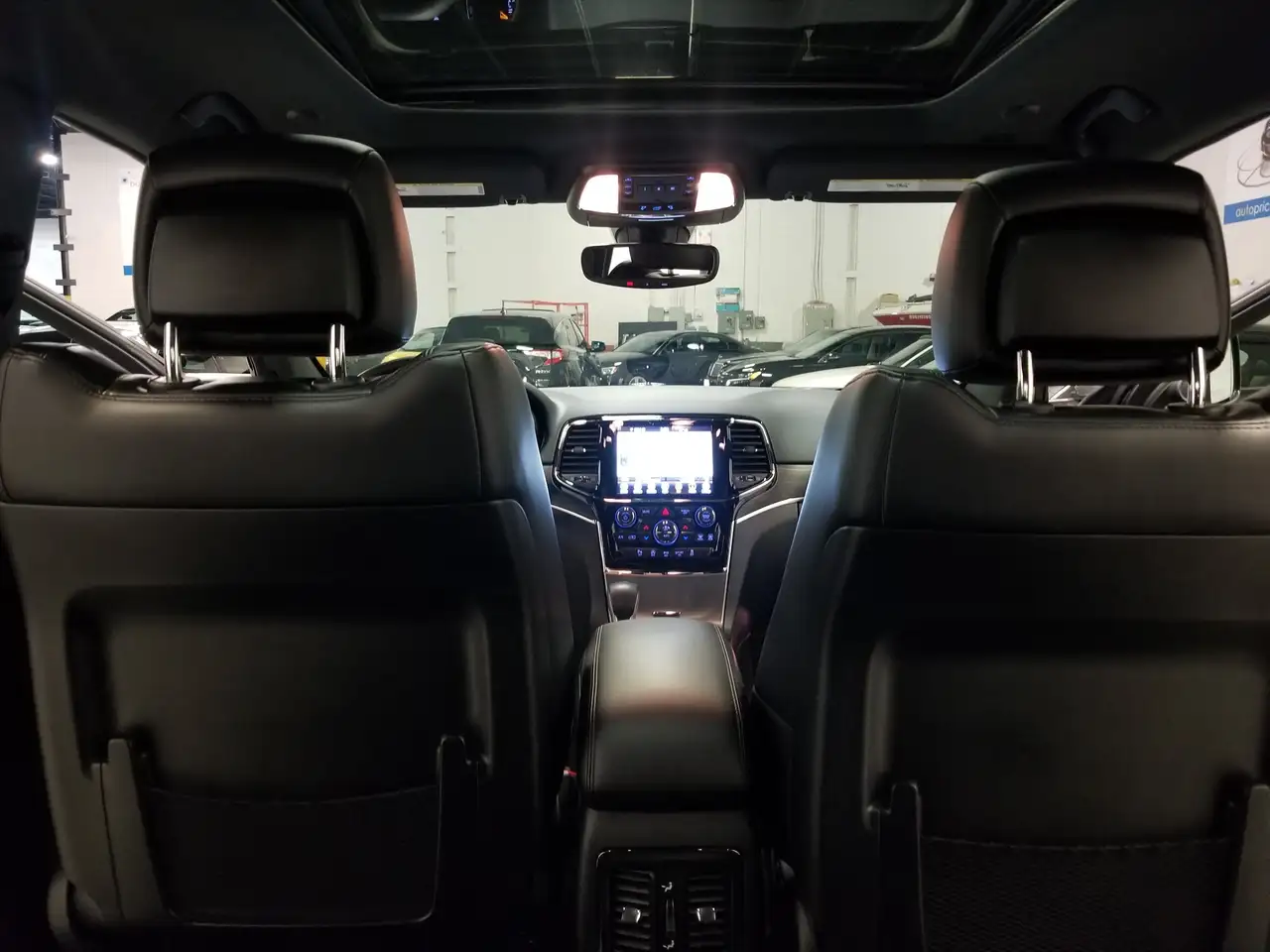 Jeep Grand Cherokee photo Jeep Grand Cherokee