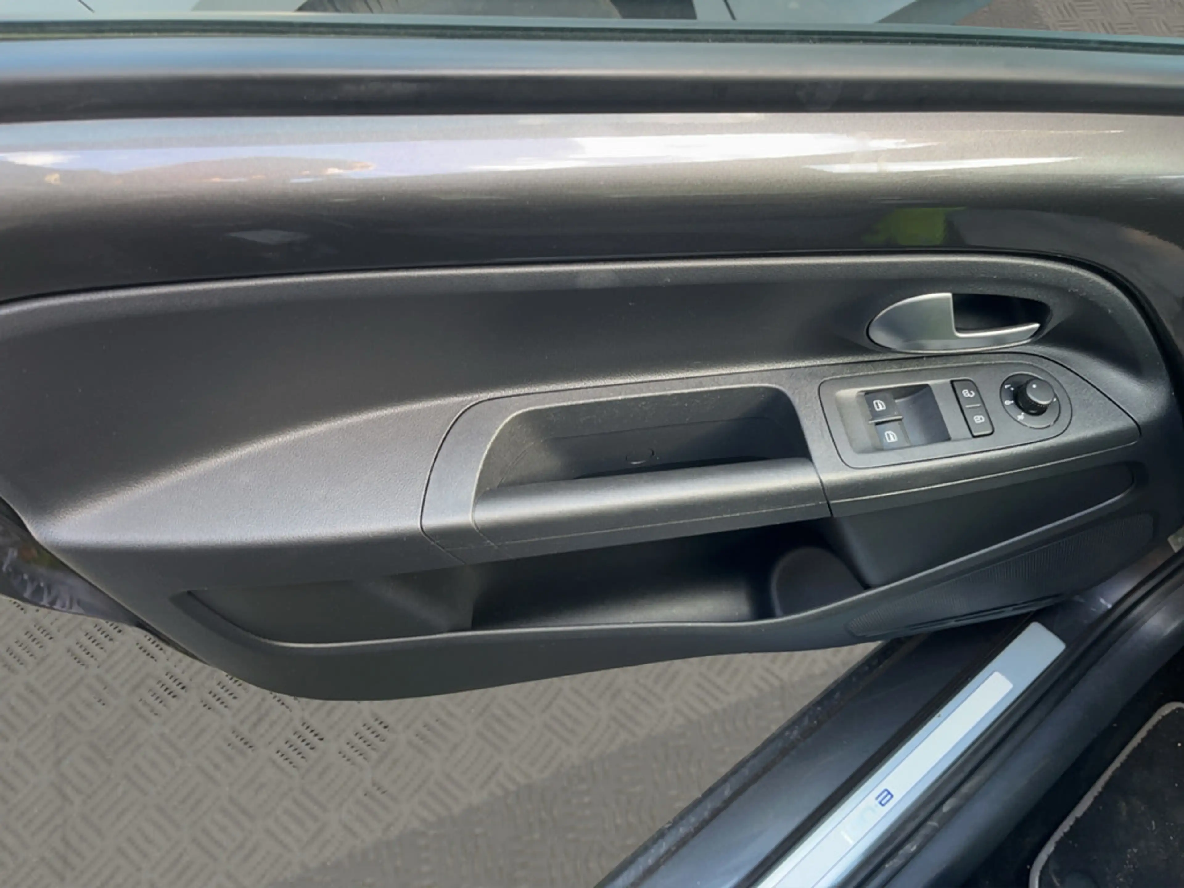 Volkswagen e-up! Style Plus KLIMA PDC SHZ KAMERA FACEL. — photo 8