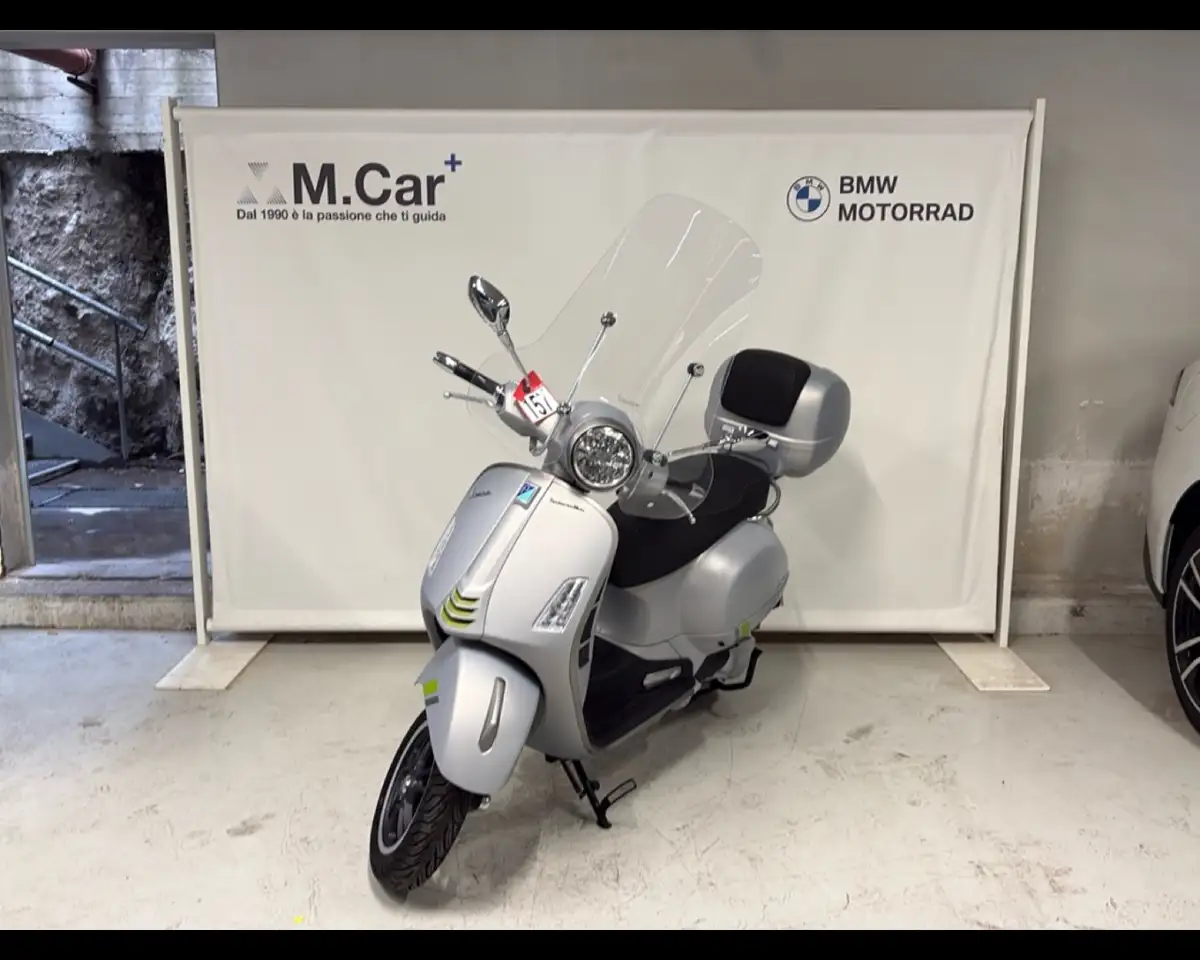 Vespa GTS 300