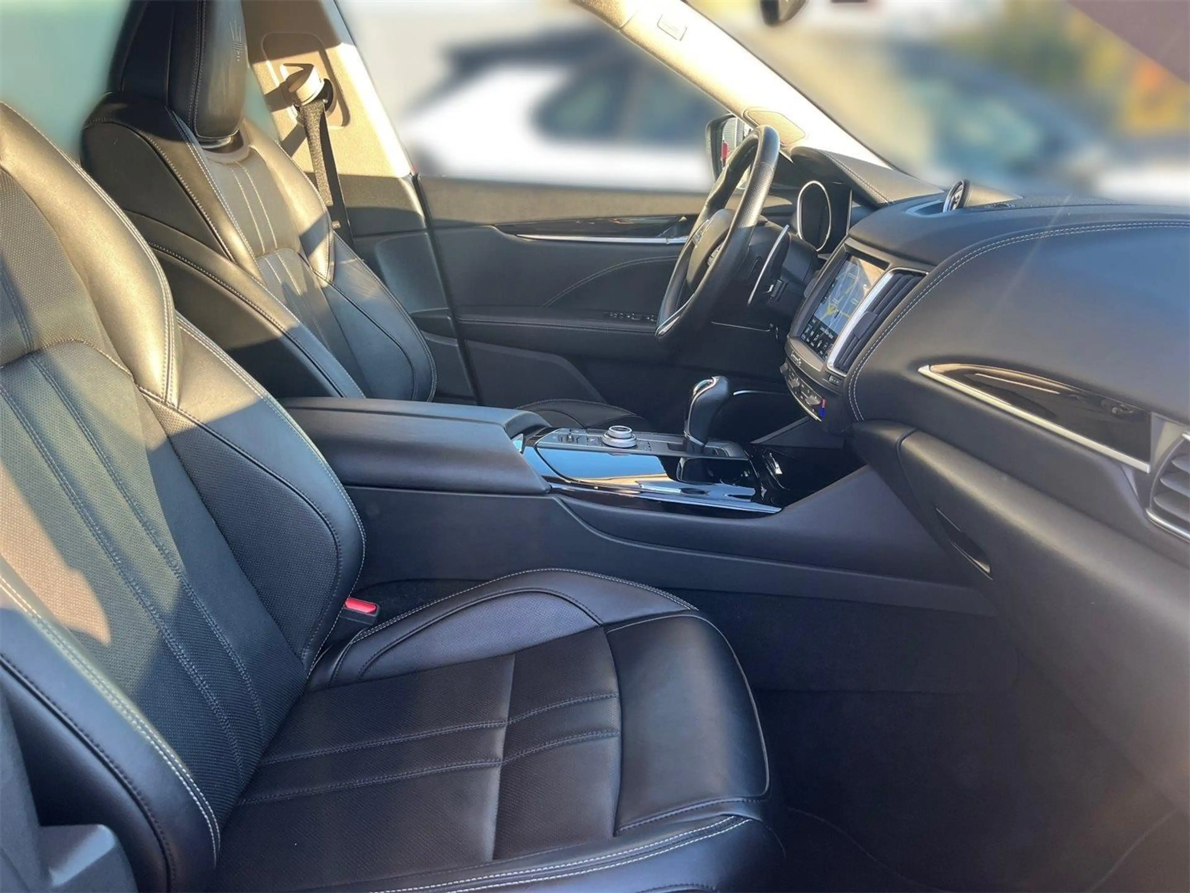 Maserati Levante SQ4 — photo 14