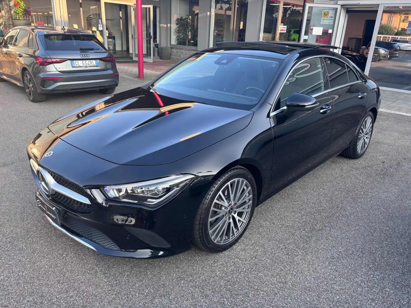 Mercedes-Benz CLA 200 d Automatic 4Matic Premium Schwarz - 2