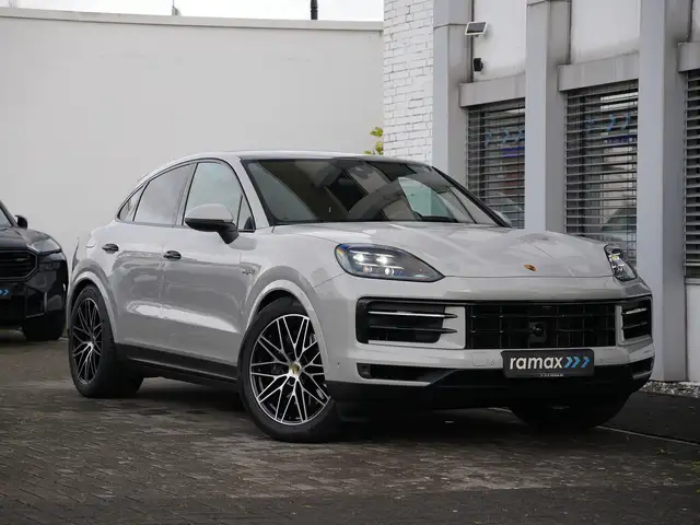 Porsche Cayenne E-Hybrid Coupé ACC-LUFTF.-PANO-HD-AHK-HUD-BOSE