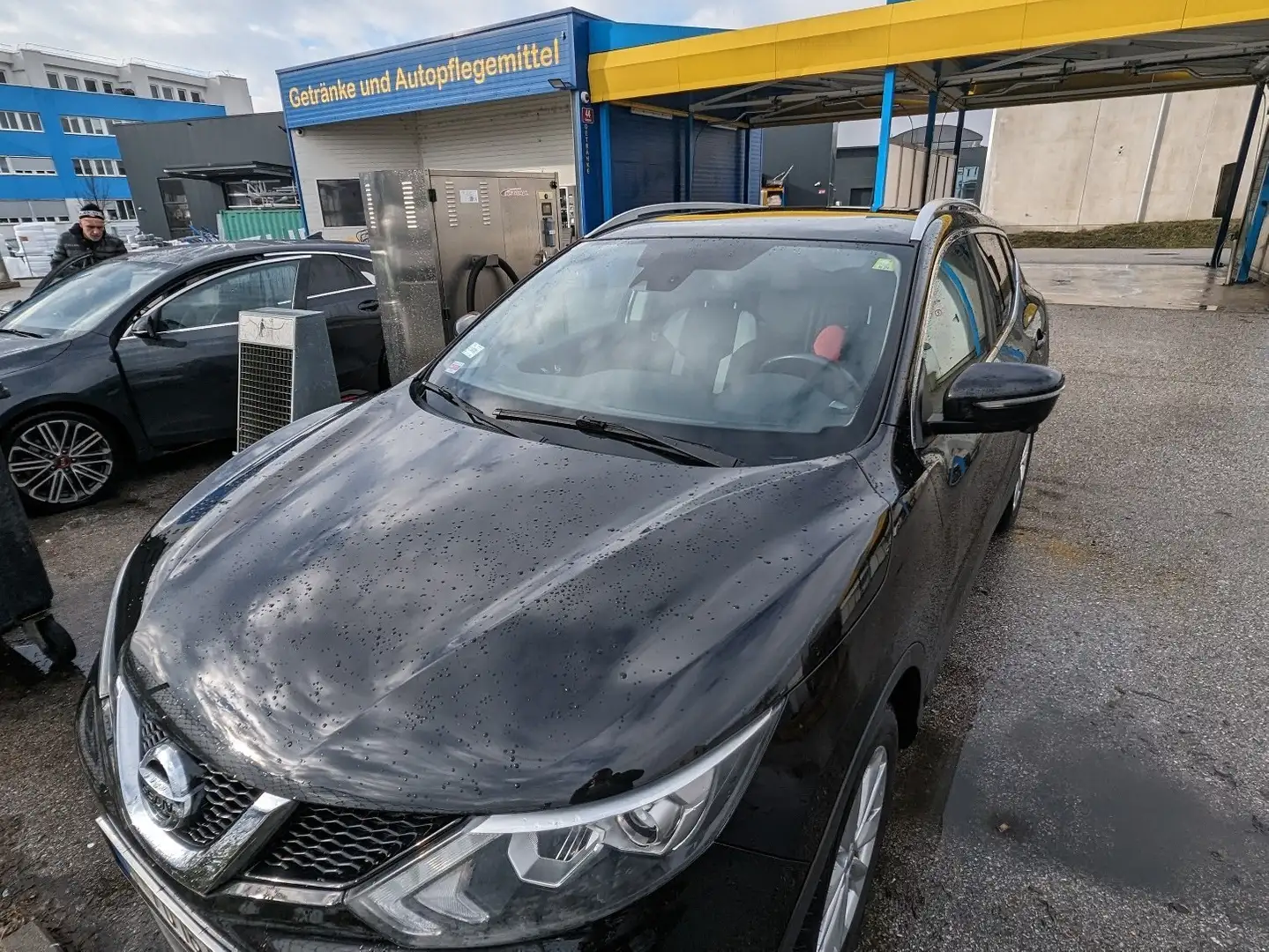 Nissan Qashqai 1,2 DIG-T Tekna Schwarz - 1