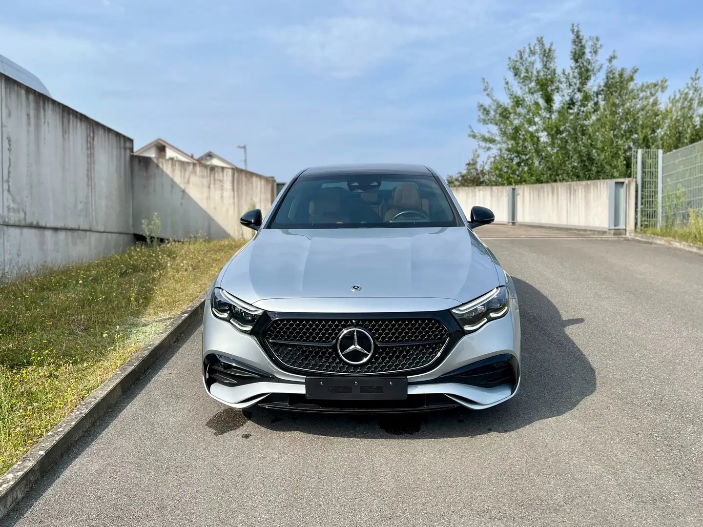 Mercedes-Benz E 300 E PHEV 300 e AMG Line (230 kW) Grigio - 2