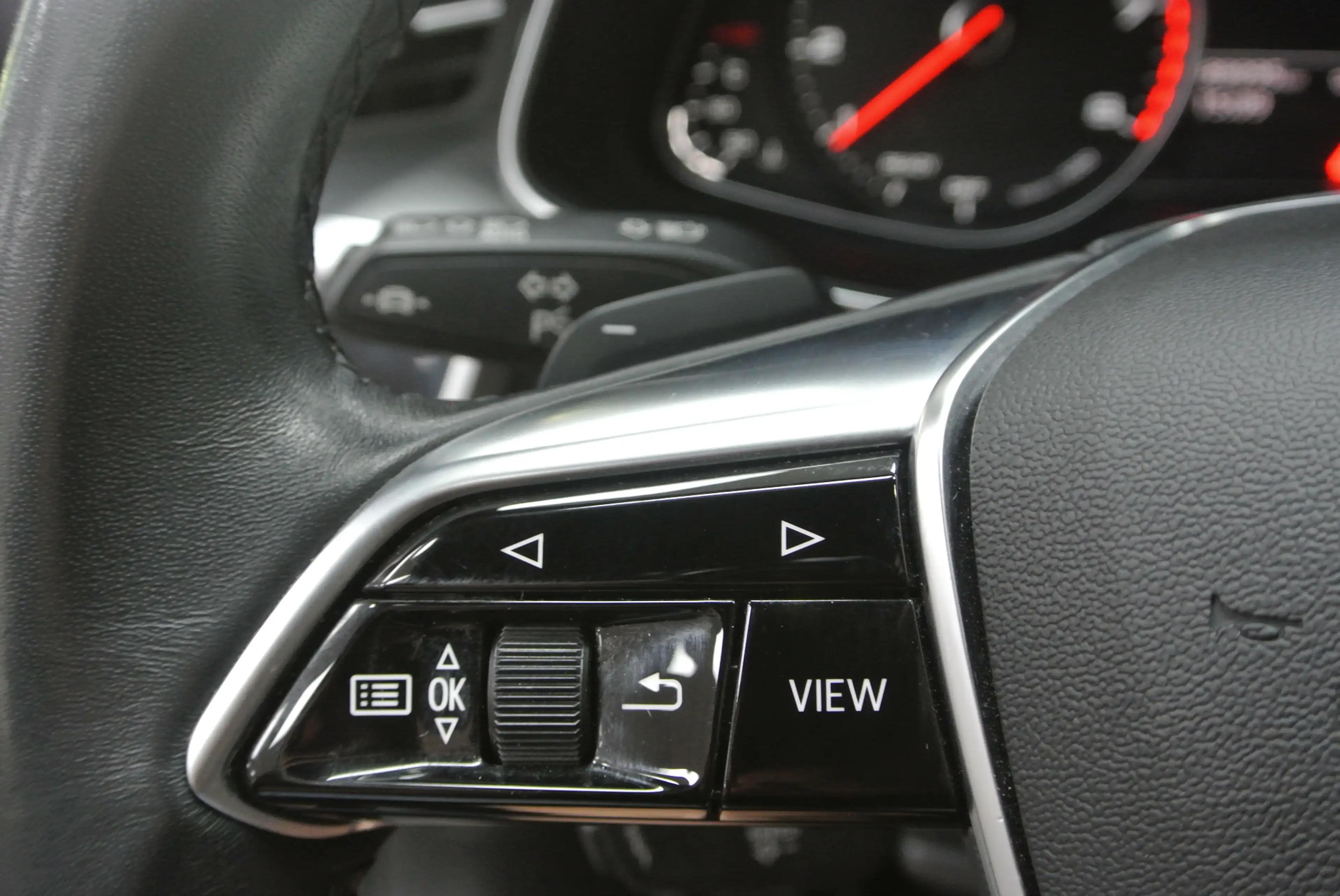 Audi A6 2.0 TFSI 40 S TRONIC BUSINESS ED SPORT — photo 15